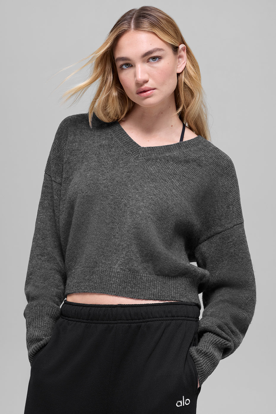 alo Wool Cashmere Cropped New Class V-Neck Sweater - Platinum Grey