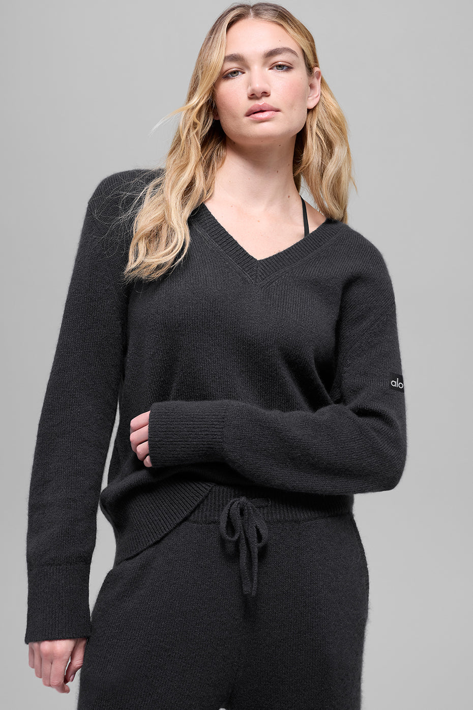 alo Wool Cashmere New Class Oversized V-Neck Sweater - Black