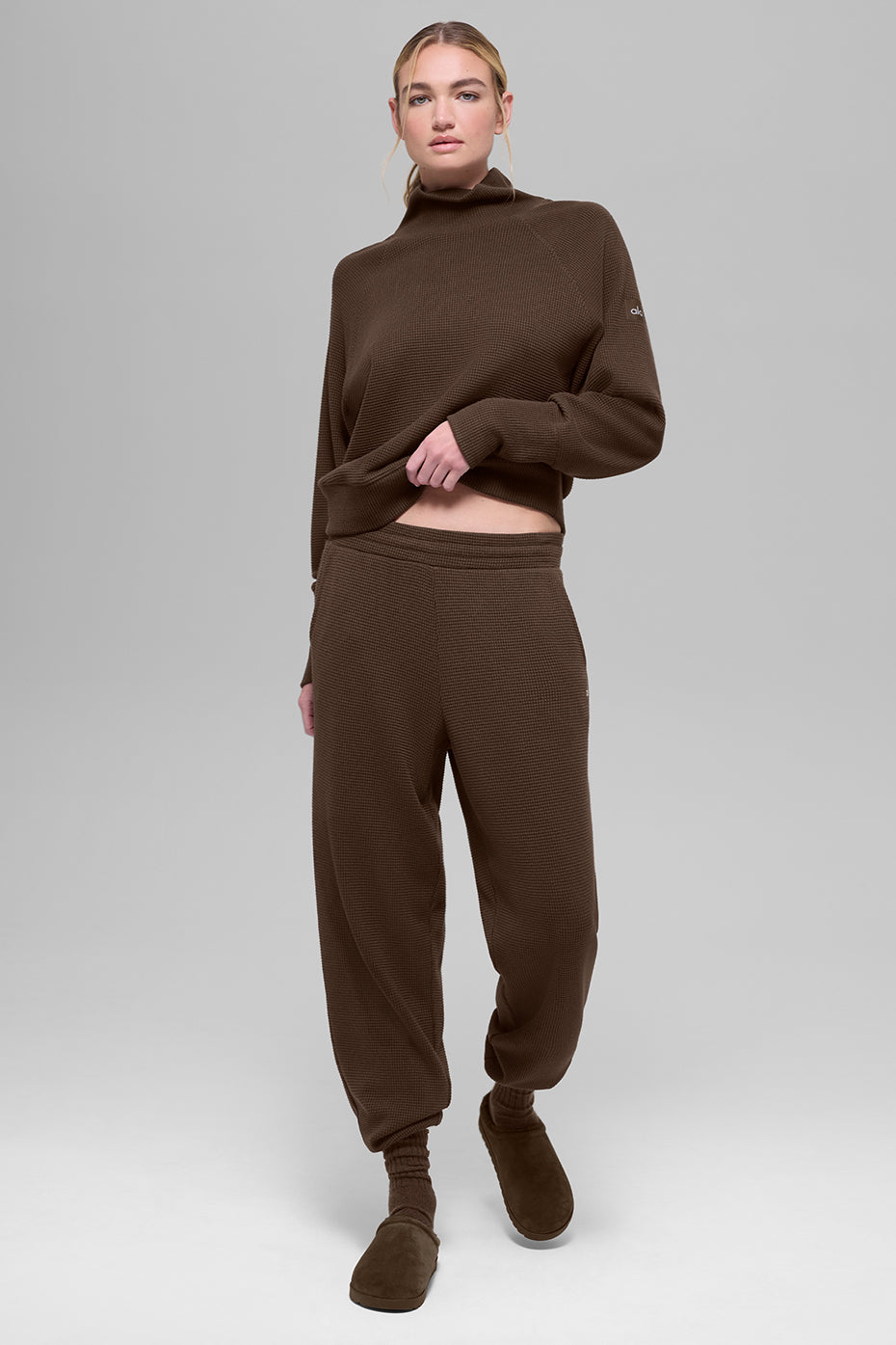 alo Waffle Weekend Escape Mock Neck Long Sleeve - Espresso
