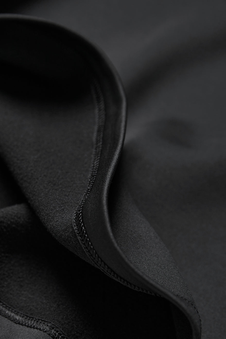 alo Airbrush Winter Warm Nocturne Long Sleeve - Black