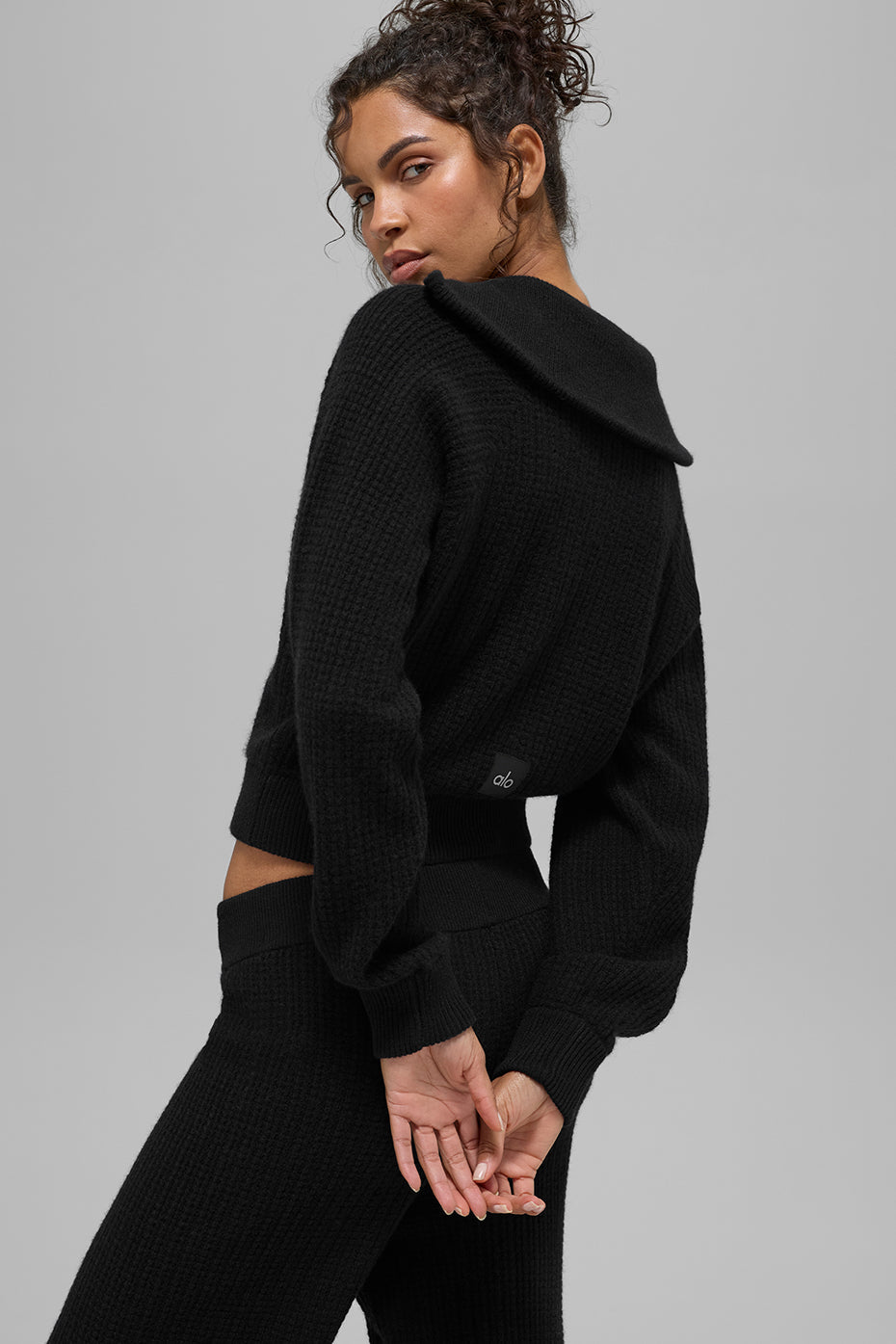 alo Cashmere Plush Waffle 1/4 Zip Pullover - Black