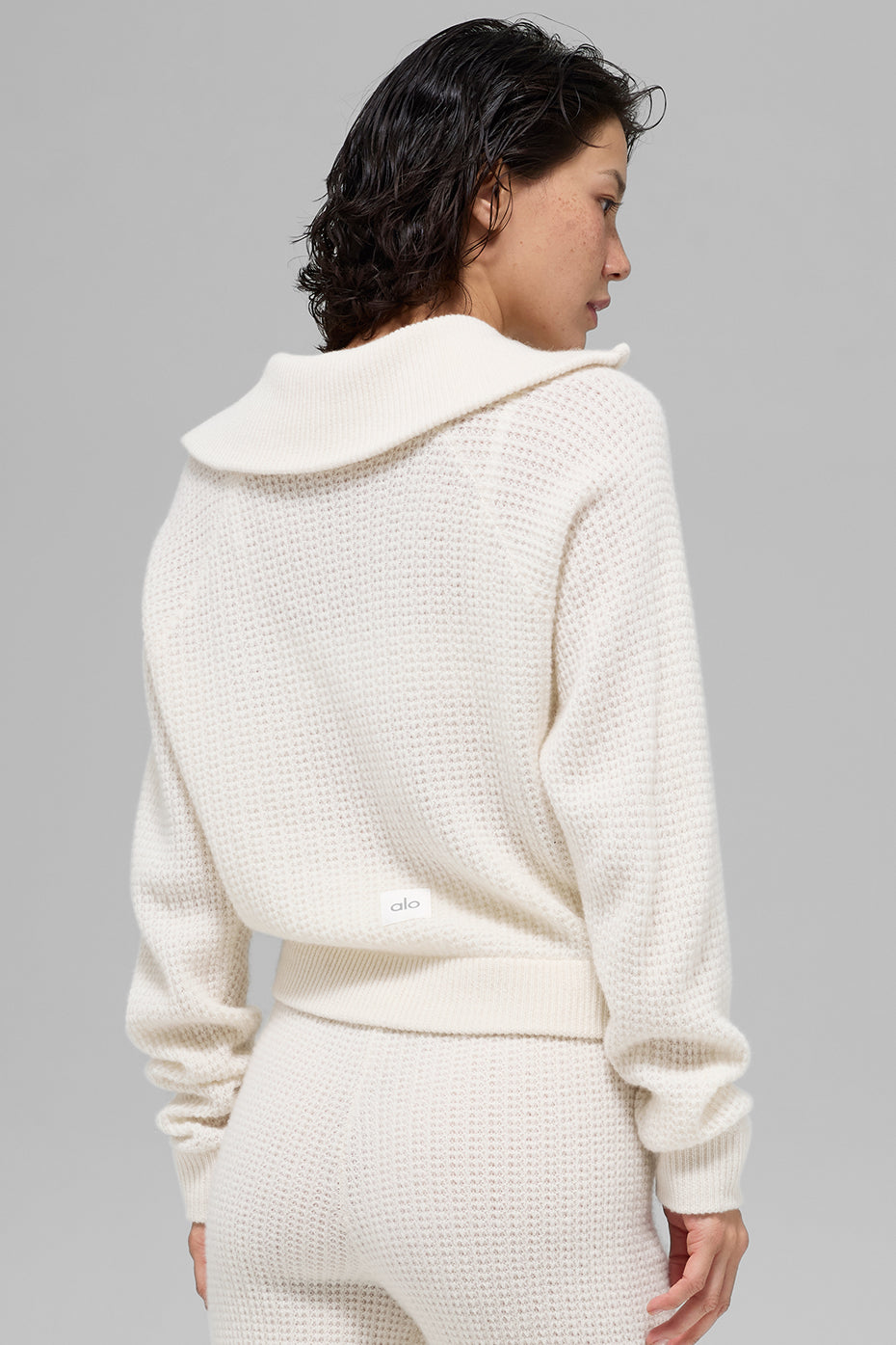 alo Cashmere Plush Waffle 1/4 Zip Pullover - Ivory