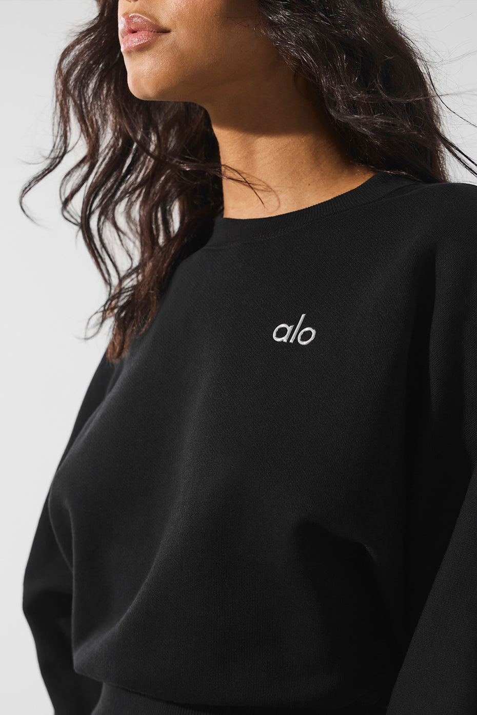 alo Cropped Accolade Crewneck - Black