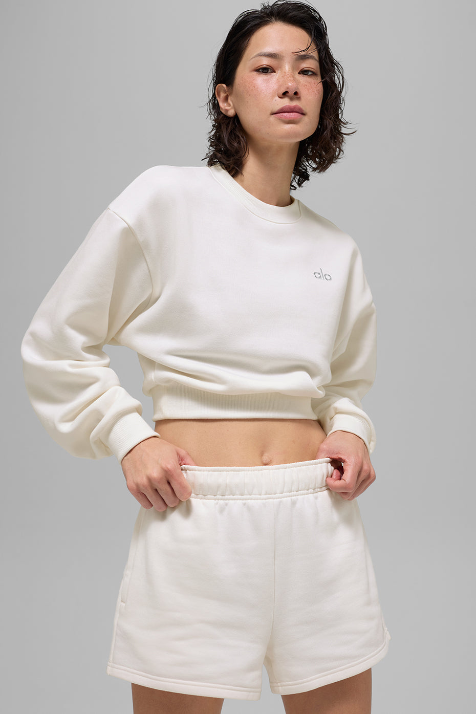 alo Cropped Accolade Crewneck - Ivory