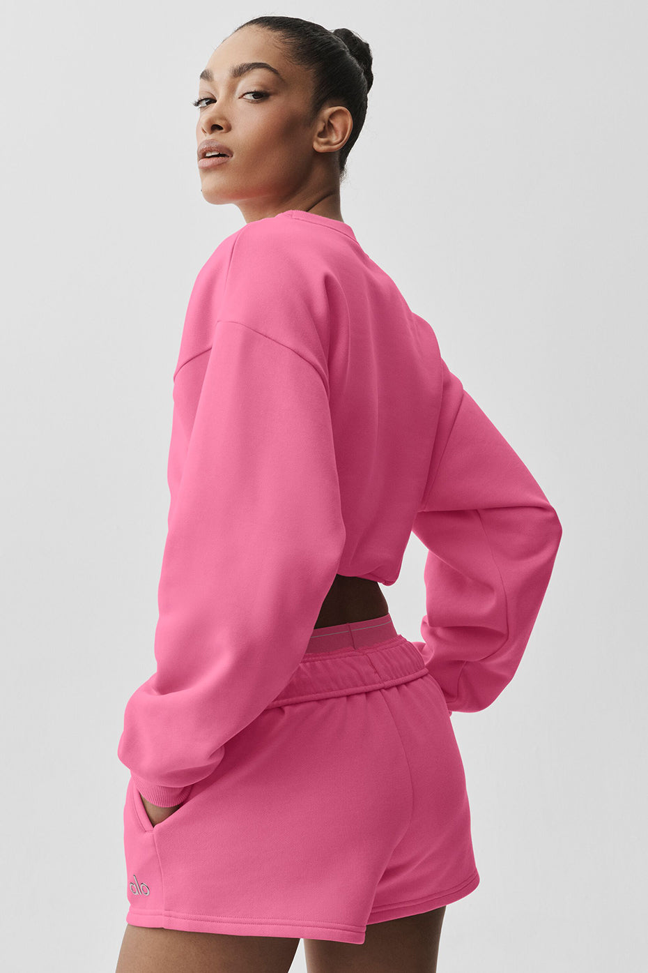 alo Cropped Accolade Crewneck - Paradise Pink