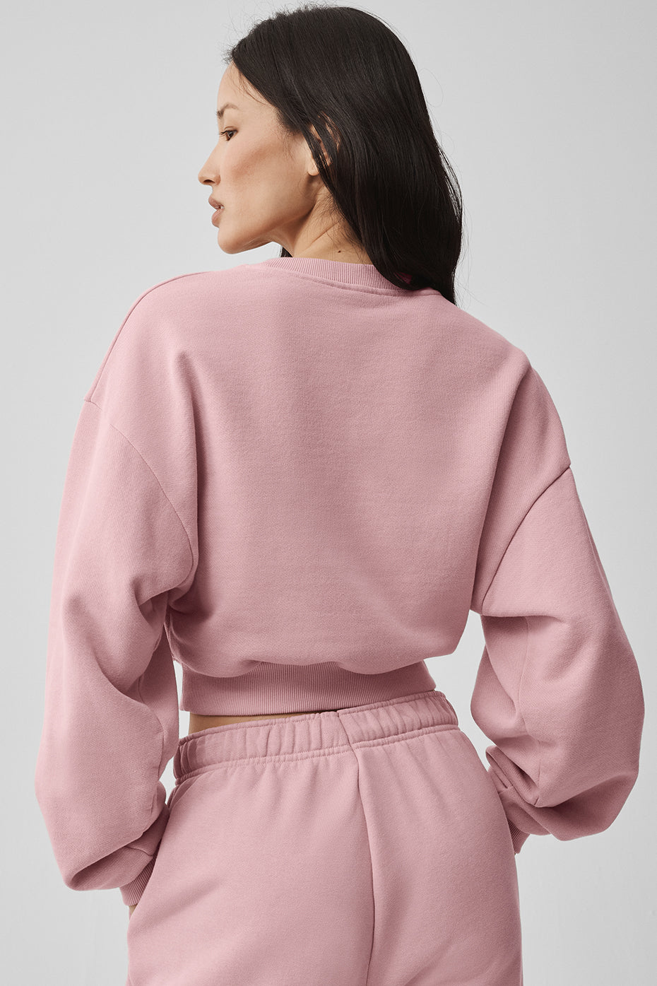 alo Cropped Accolade Crewneck - Vintage Pink
