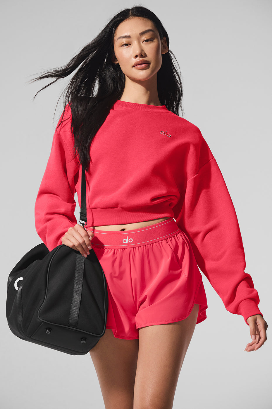 alo Cropped Accolade Crewneck - Candy Red