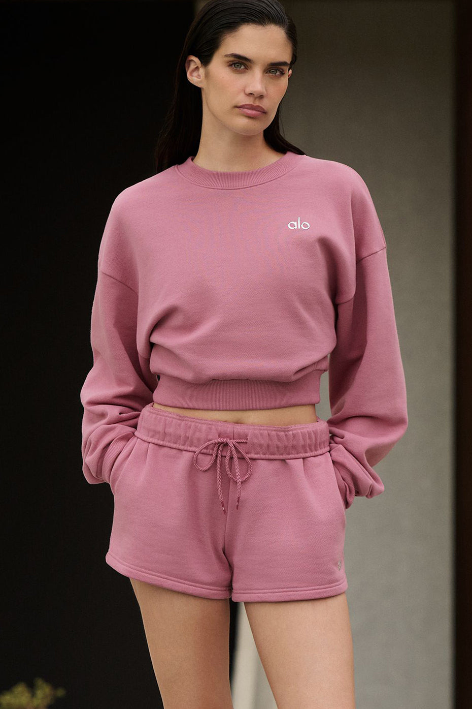 alo Cropped Accolade Crewneck - Pink Wild Rose