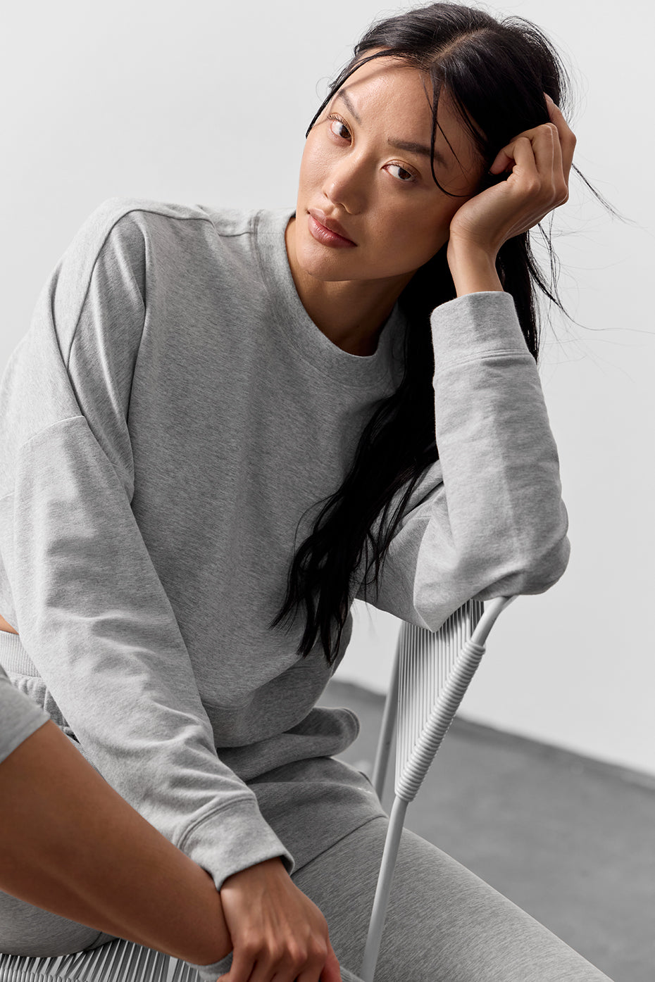 alo Cropped Sway Crew Neck Pullover - Athletic Heather Grey