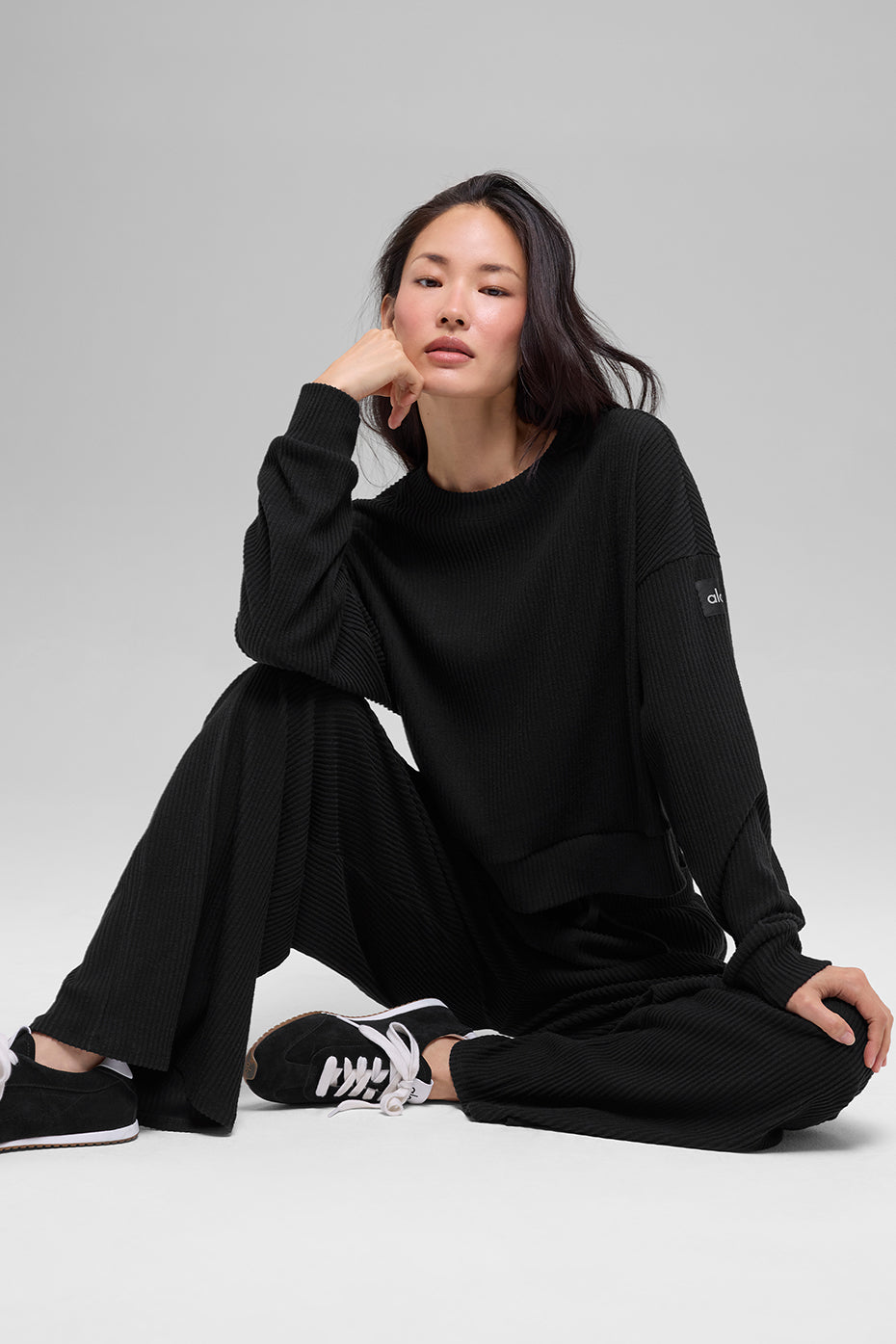 alo Muse Crew Neck Pullover - Black