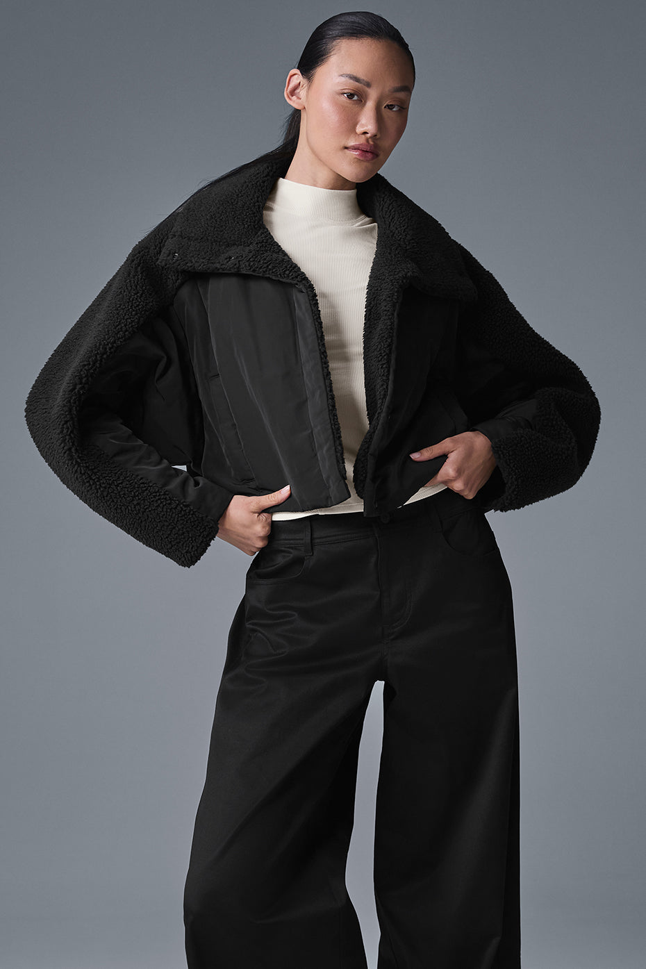 alo Sherpa Cozy Escape Puffer - Black/Black