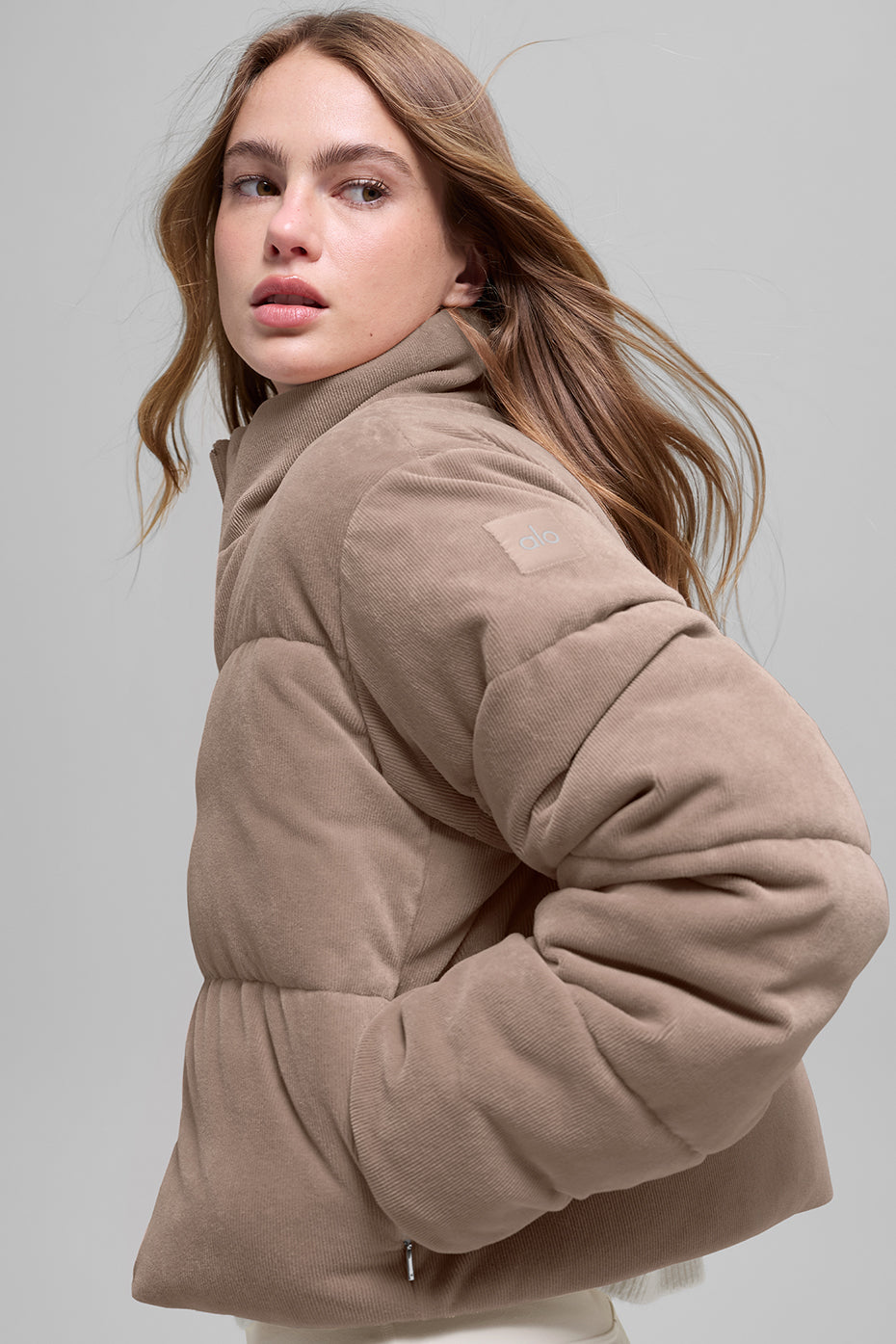 alo Micro Corduroy Dreamy Puffer - Chai Latte