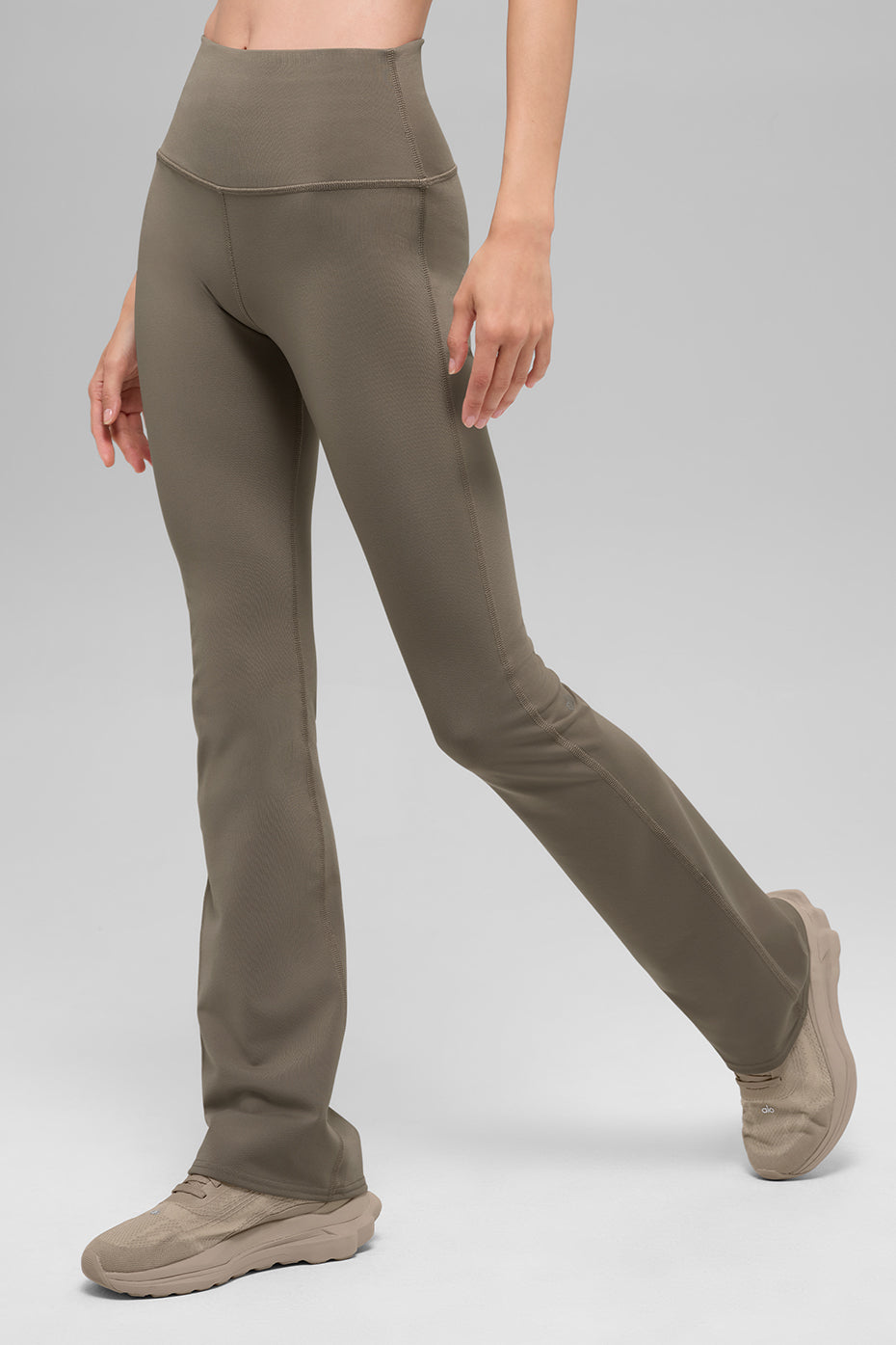 alo Airbrush High-Waist Bootcut Legging - Light Cocoa