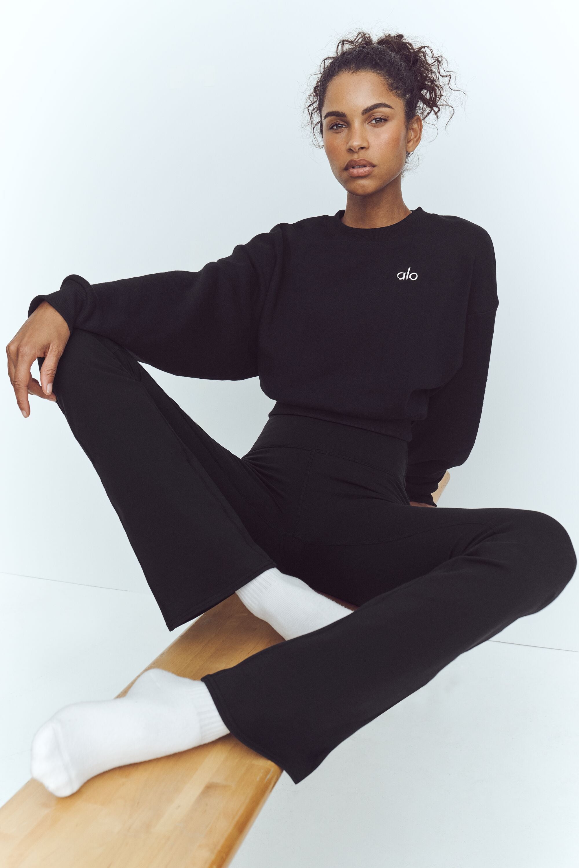 alo Airbrush High-Waist 7/8 Bootcut Legging - Black
