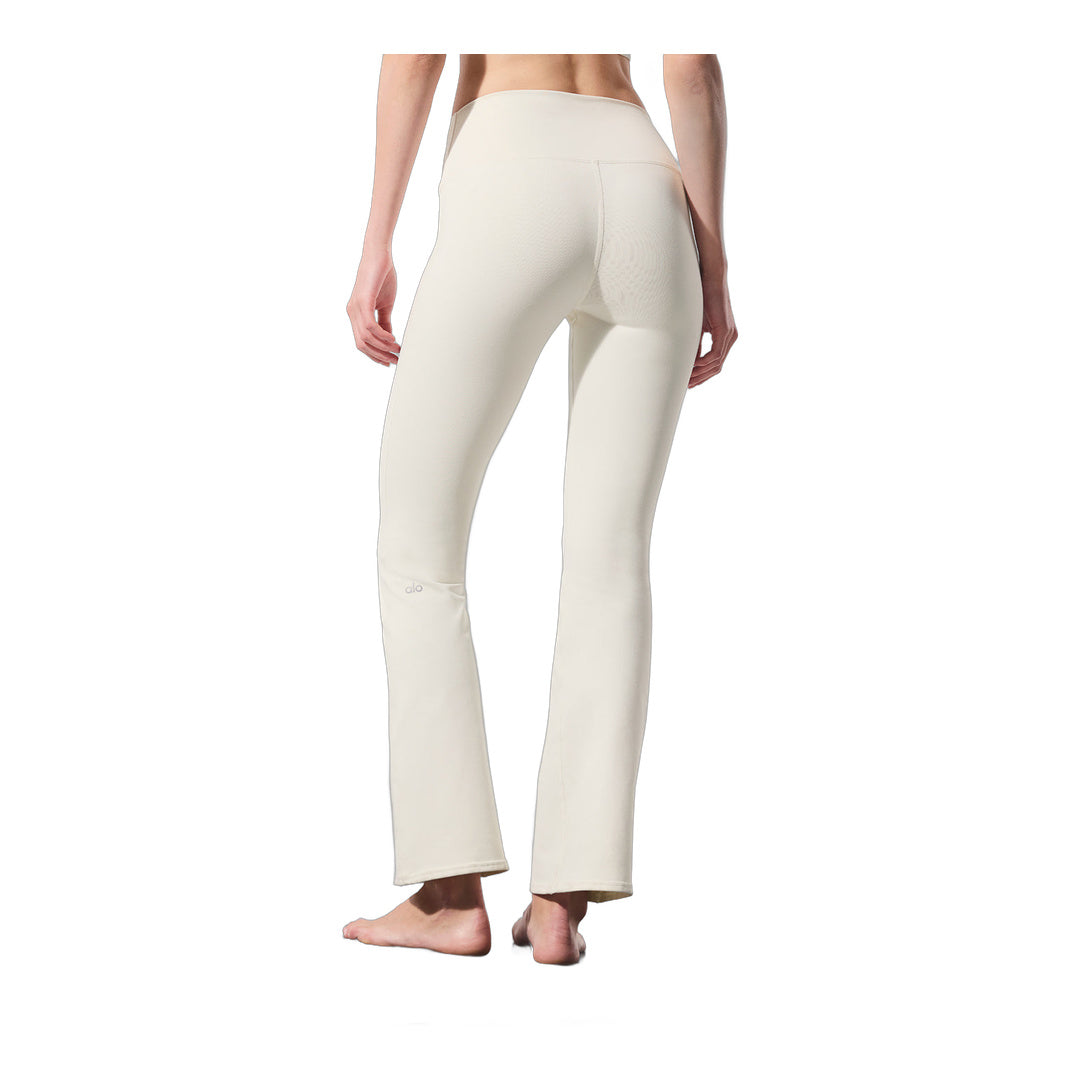 alo Airbrush High-Waist 7/8 Bootcut Legging - Ivory
