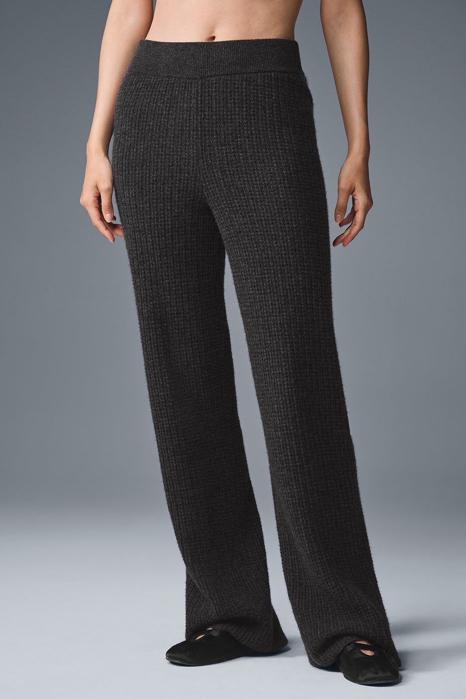 alo Cashmere High-Waist Plush Waffle Pant - Dark Heather Grey