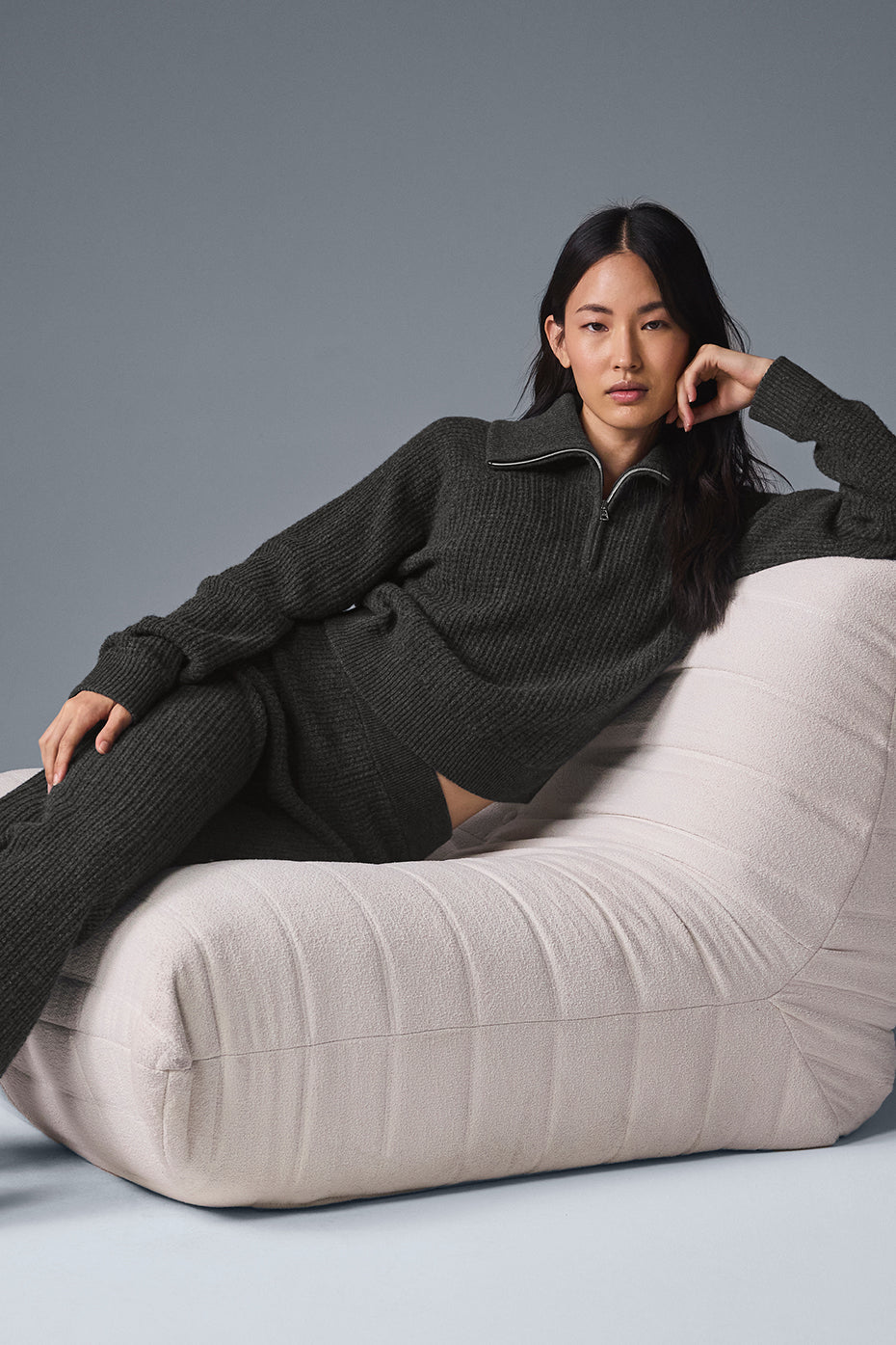 alo Cashmere High-Waist Plush Waffle Pant - Dark Heather Grey