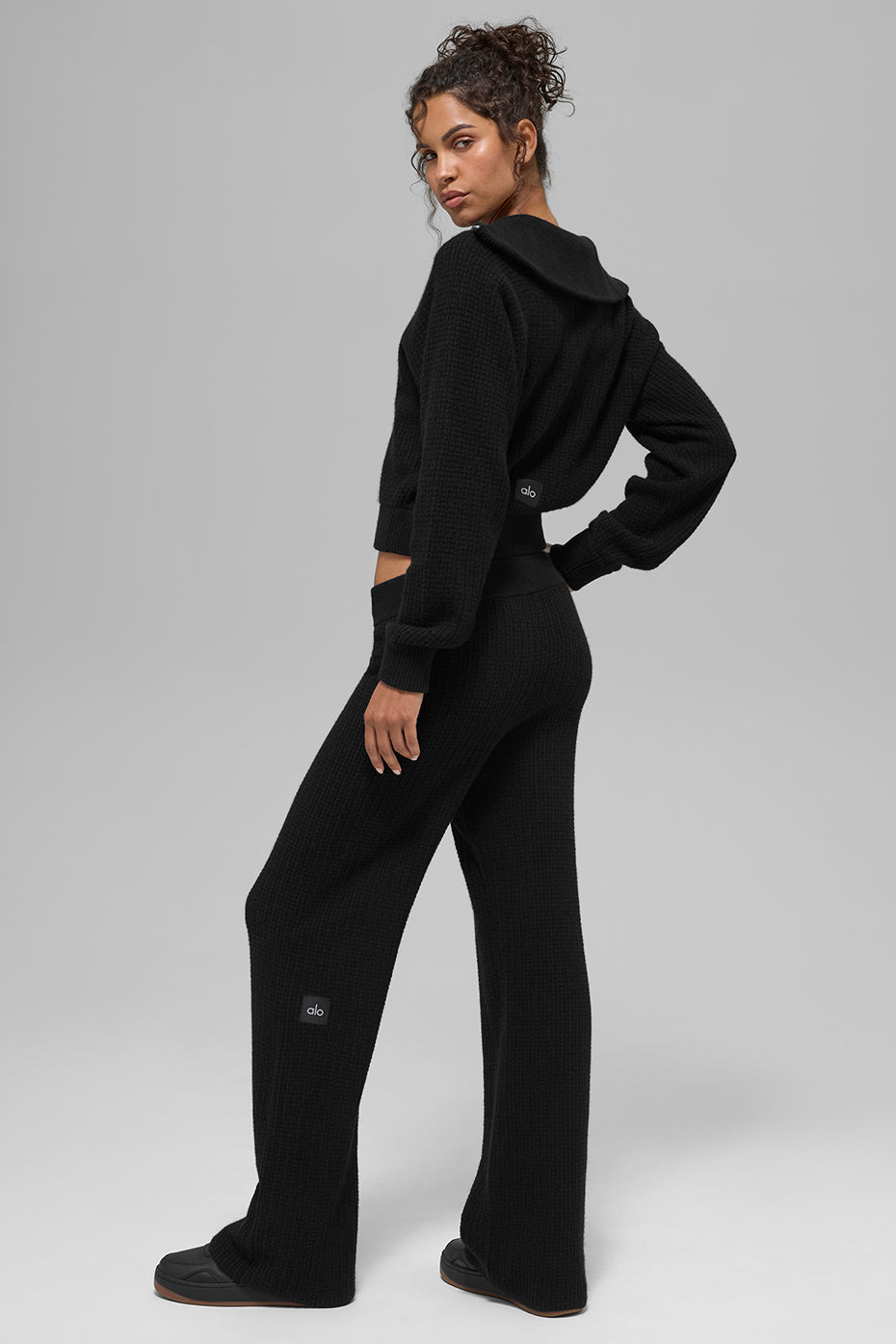 alo Cashmere High-Waist Plush Waffle Pant - Black