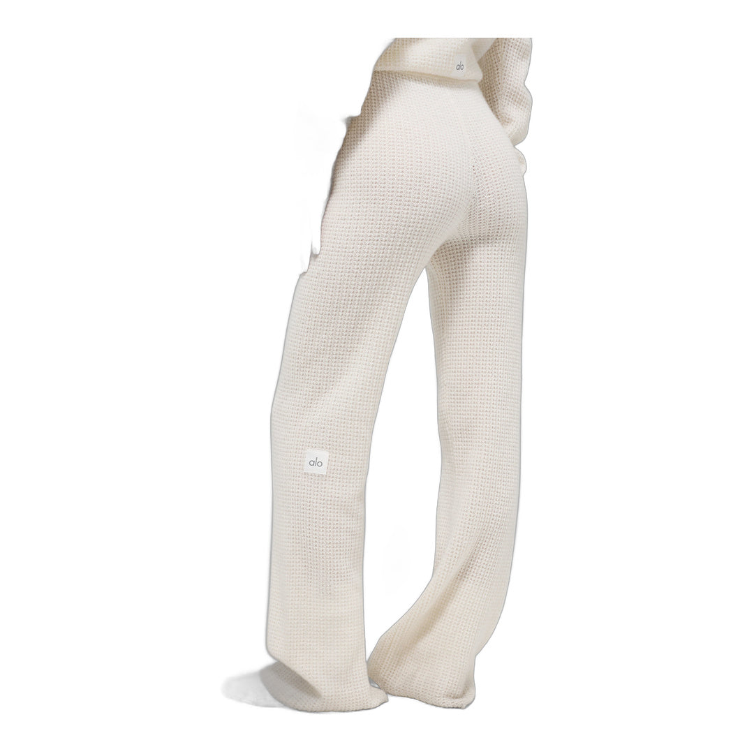 alo Cashmere High-Waist Plush Waffle Pant - Ivory