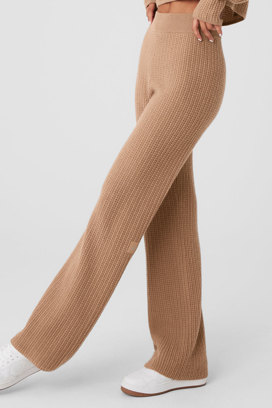 alo Cashmere High-Waist Plush Waffle Pant - Toasted Almond