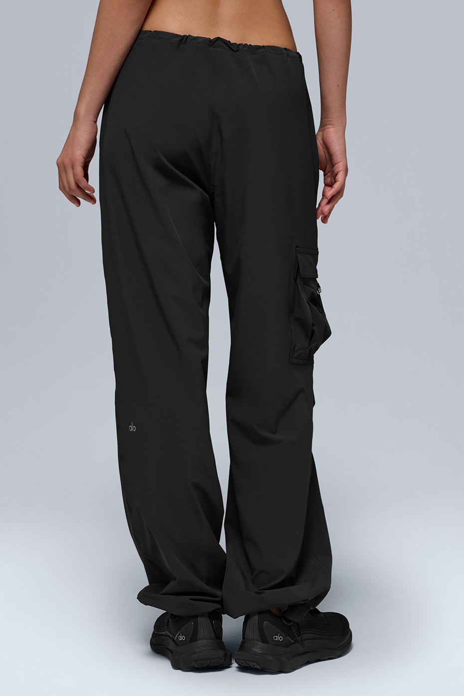 alo Low Rise Megastar Cargo Pant - Black