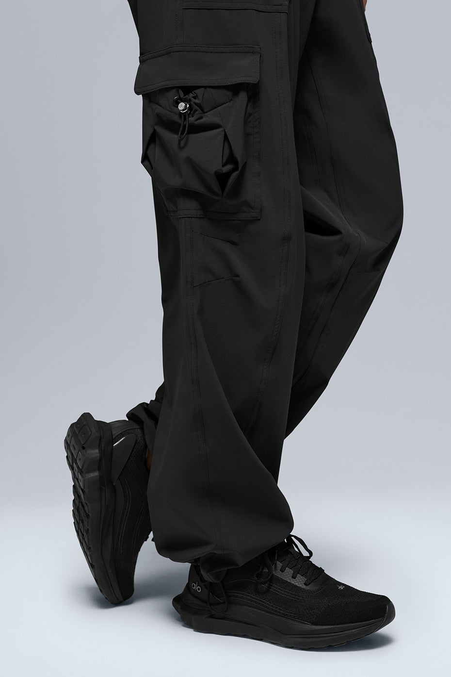 alo Low Rise Megastar Cargo Pant - Black