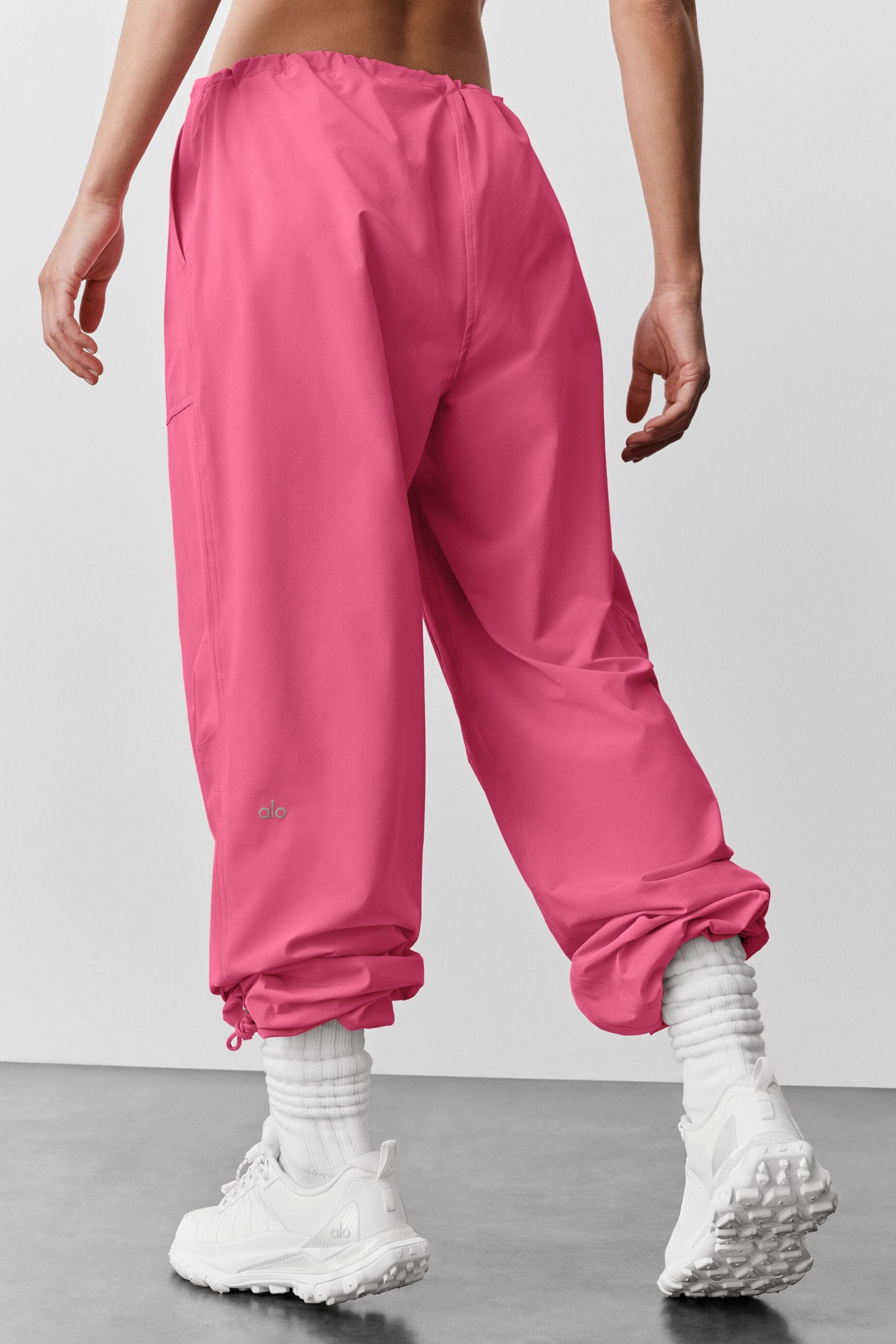 alo Low Rise Megastar Cargo Pant - Paradise Pink