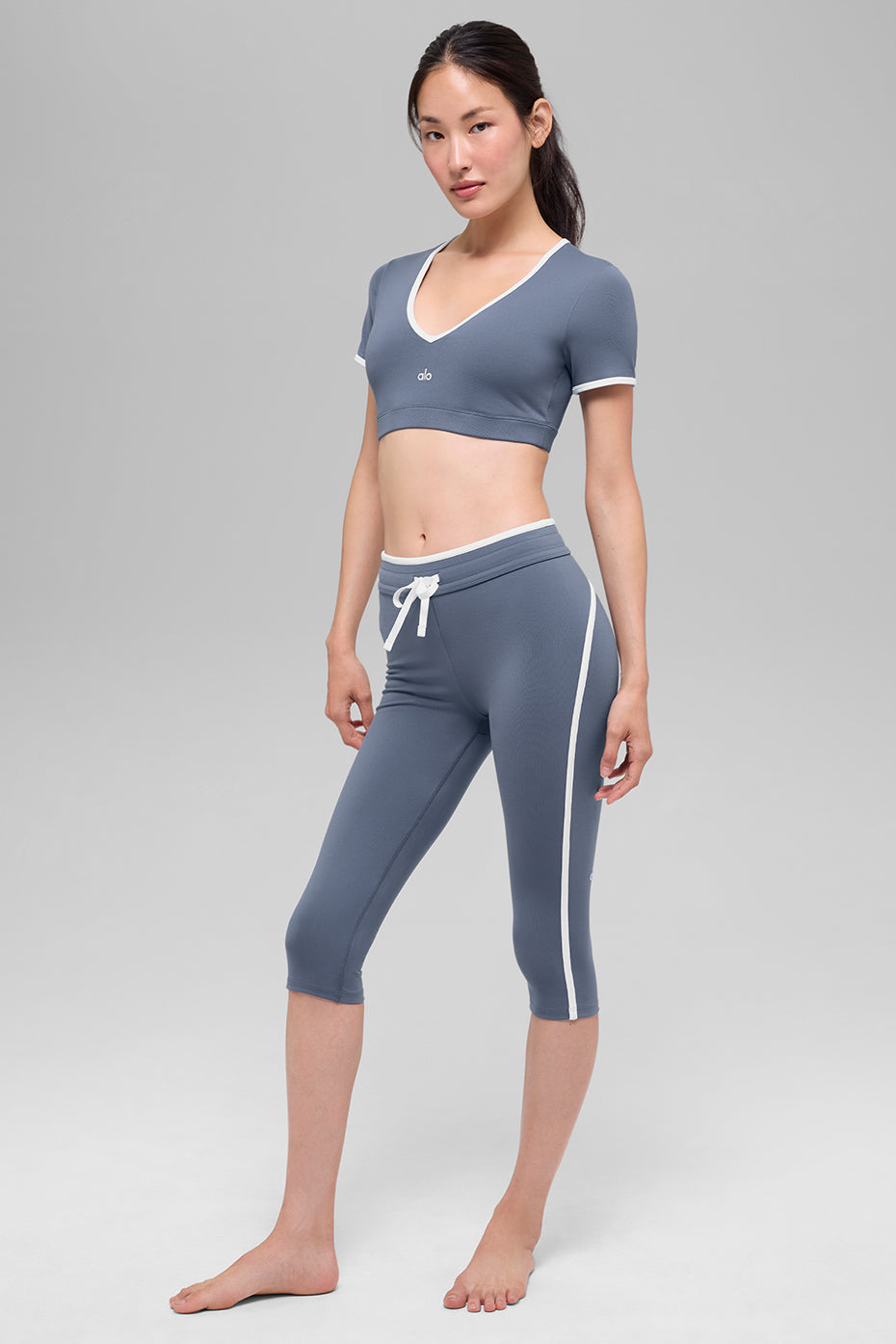 alo Airbrush High-Waist Race Pace Capri - Bluestone/White