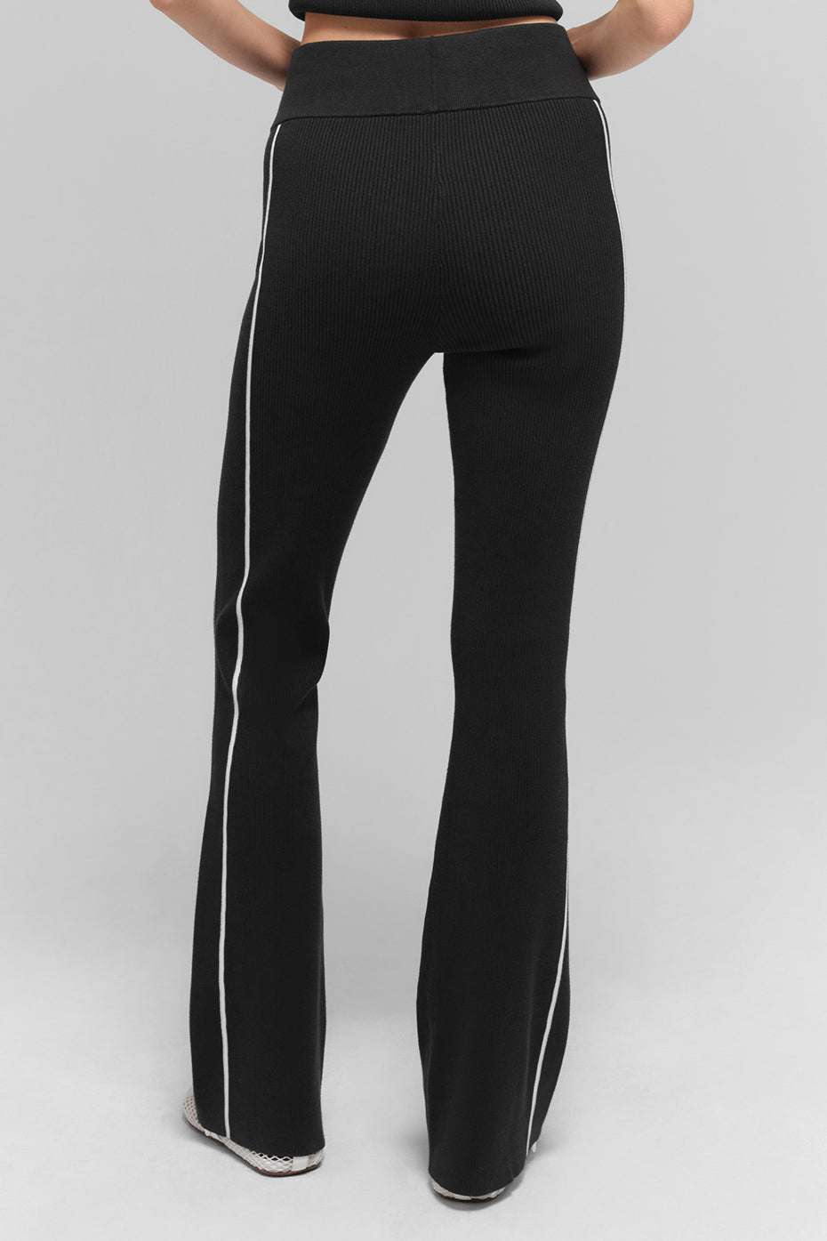 alo Ribbed Sweater Knit Highline Flare Pant - Black/White