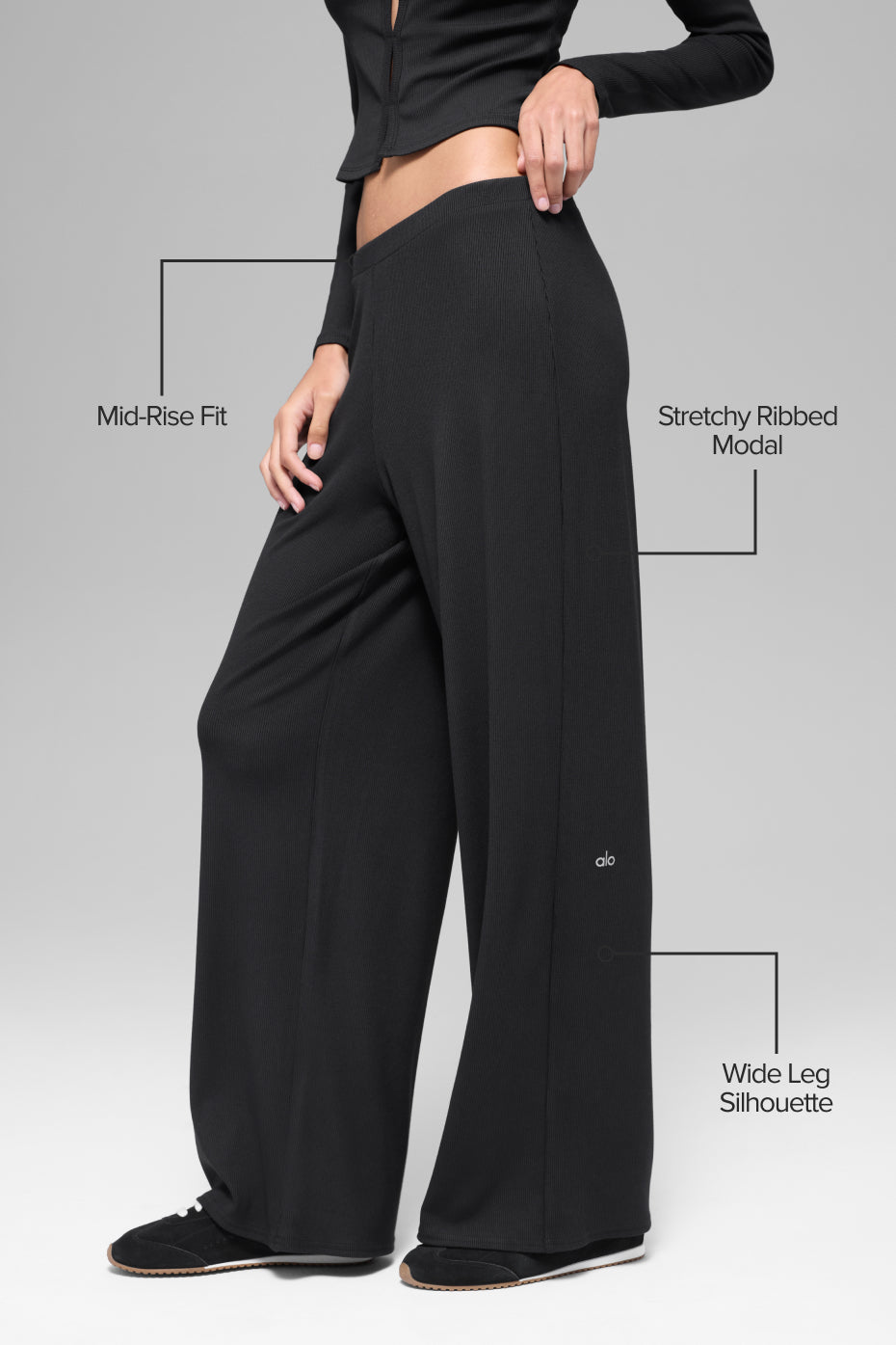 alo Mid-Rise Dreamlight Straight Pant - Black