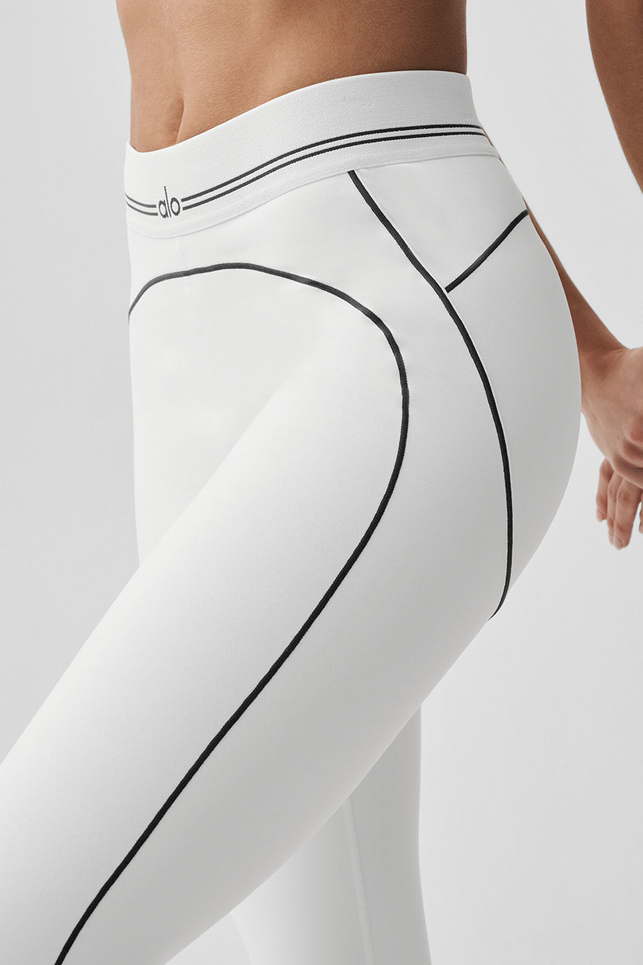 alo Airbrush High-Waist 7/8 Heart Throb Legging - White/Black