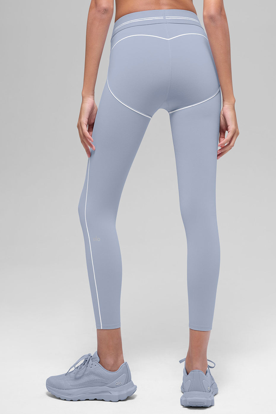 alo Airbrush High-Waist 7/8 Heart Throb Legging - Winter Frost/White