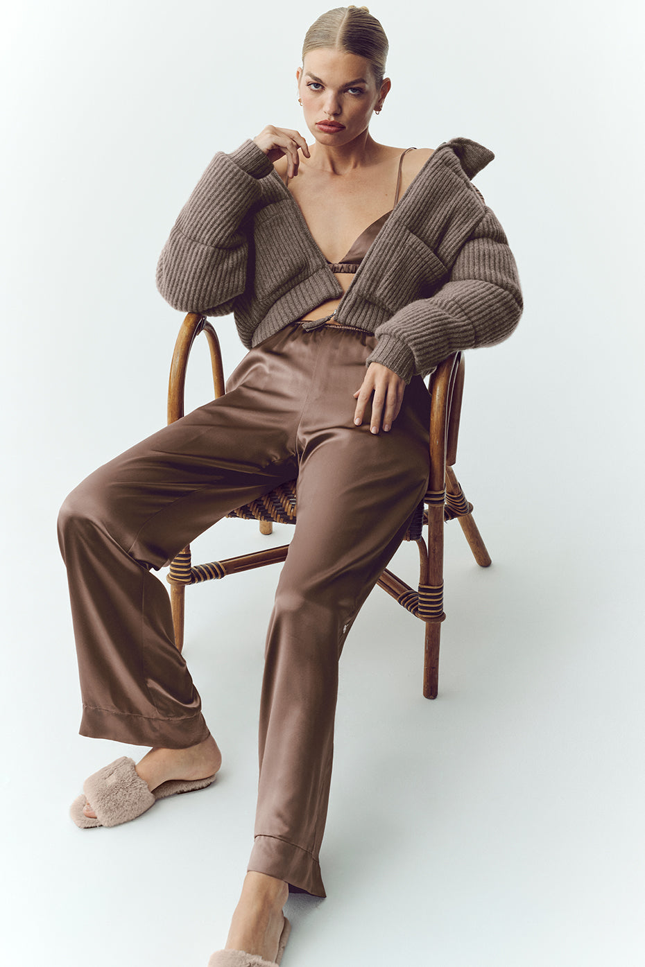 alo Silk Luminous Pant (Regular) - Alpine Cocoa