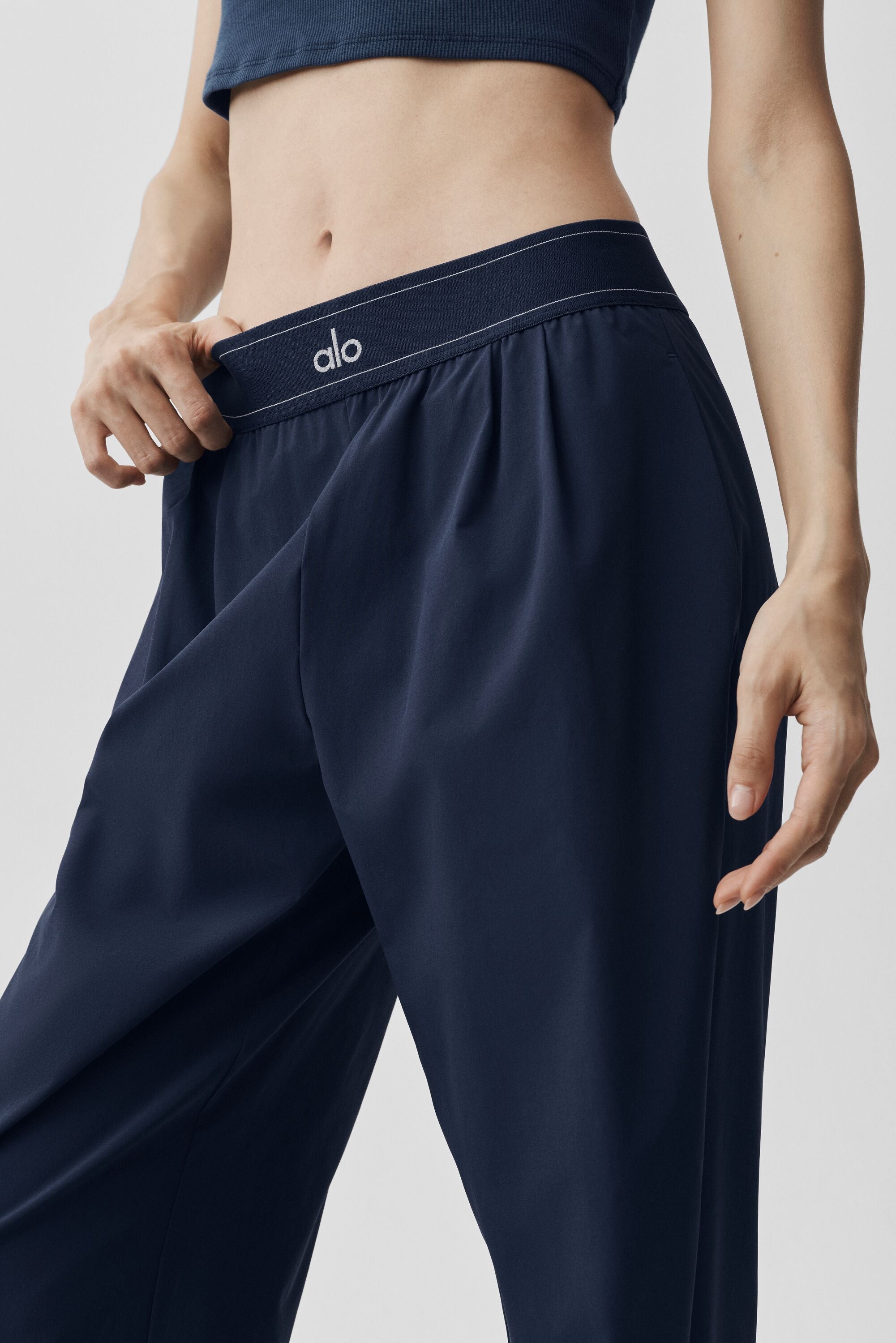 alo Suit Up Trouser (Short) - Navy