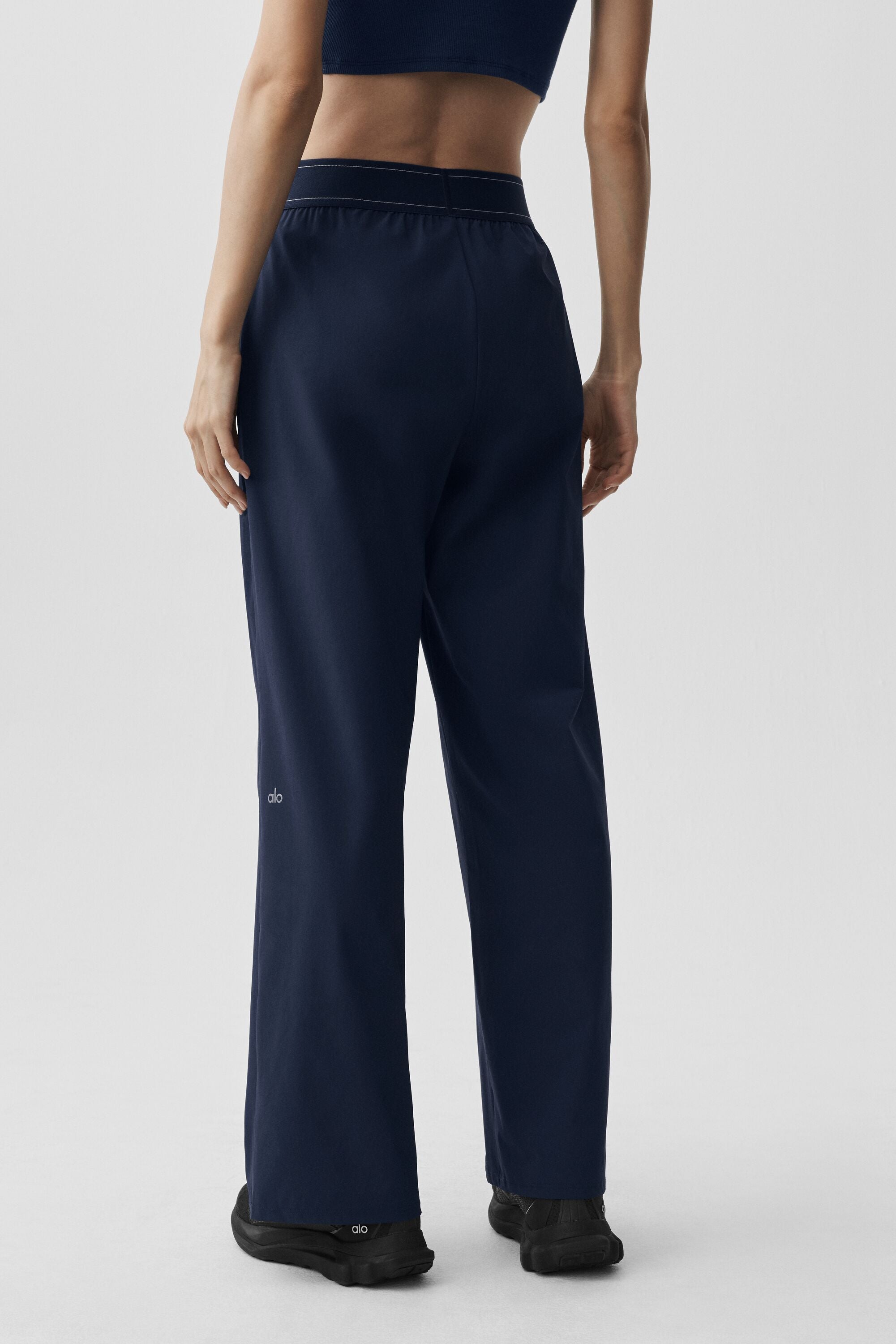 alo Suit Up Trouser (Short) - Navy