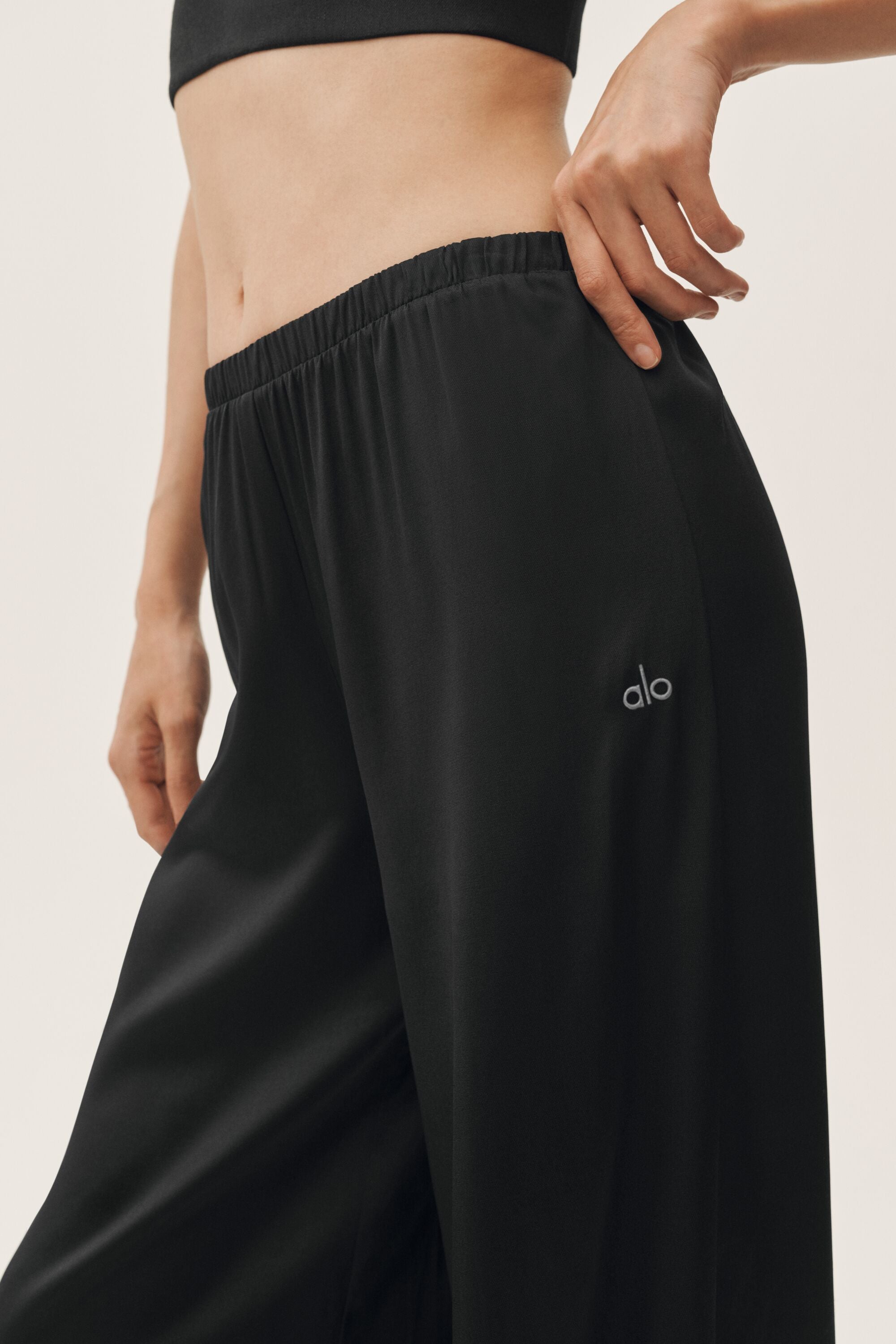 alo Silk Blend High-Waist Radiance Pant - Black