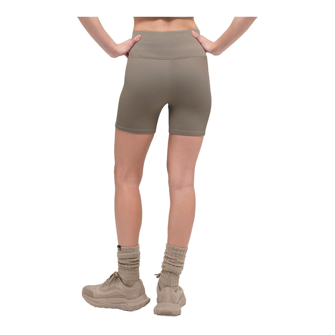 alo 5" Seamless Ribbed Favorite Short - Light Cocoa