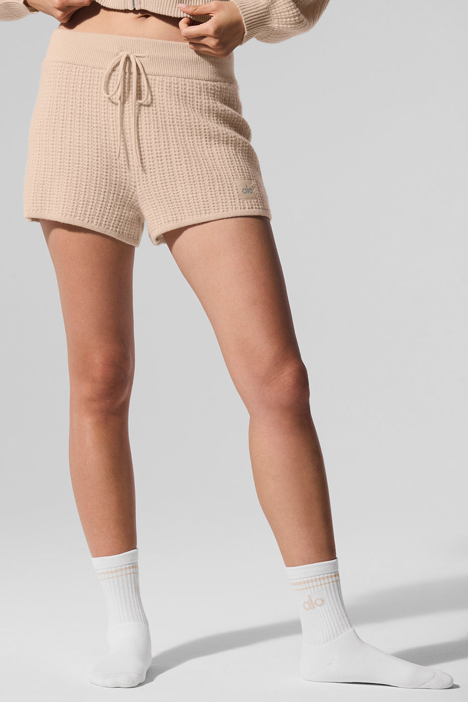 alo Cashmere High-Waist Plush Waffle Short - Macadamia Blush