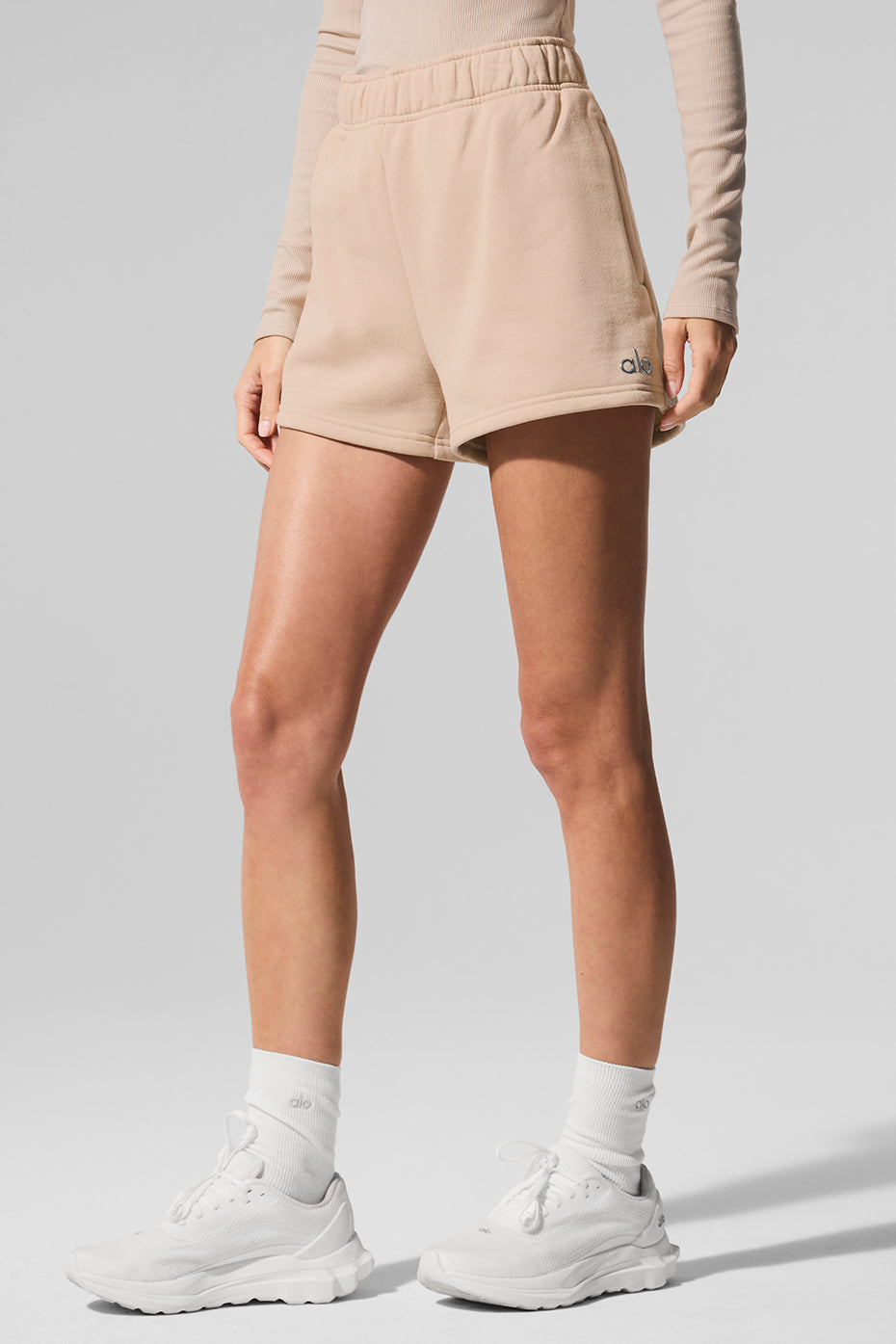 alo Accolade Short - Macadamia