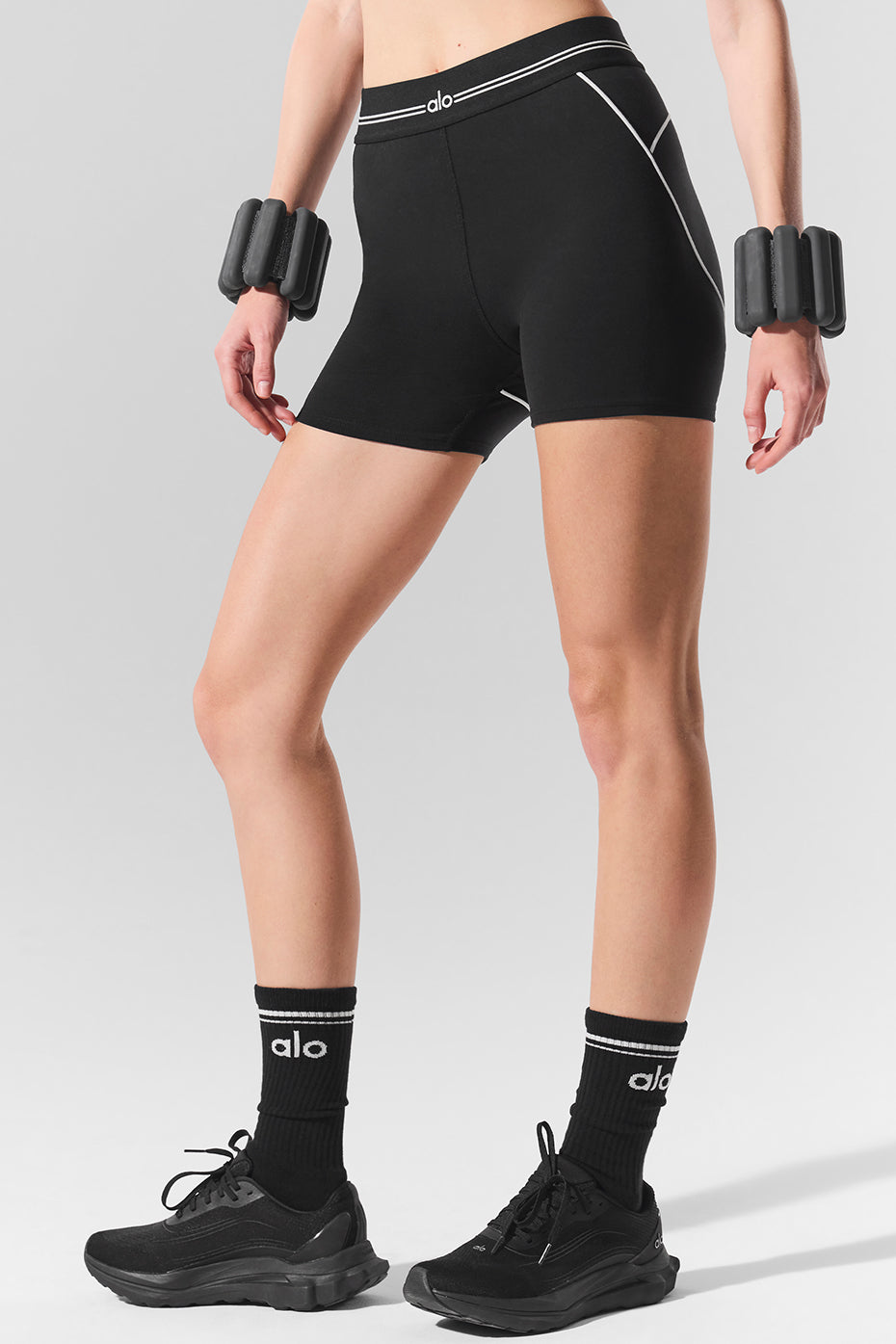 alo 4" Airbrush High-Waist Heart Throb Short - Black/White