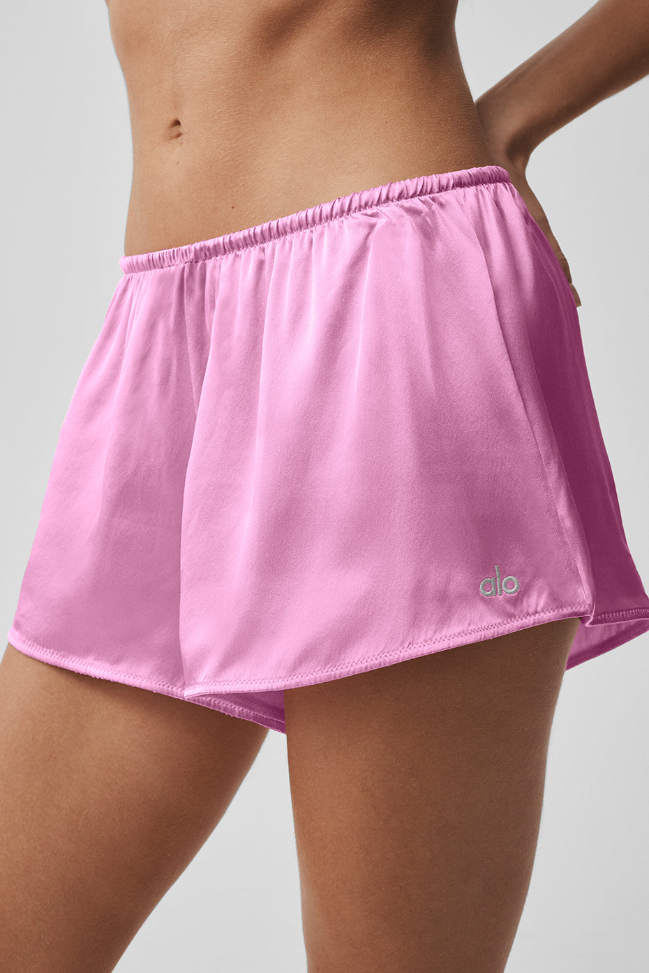 alo Silk Luminous Short - Candy Heart Pink