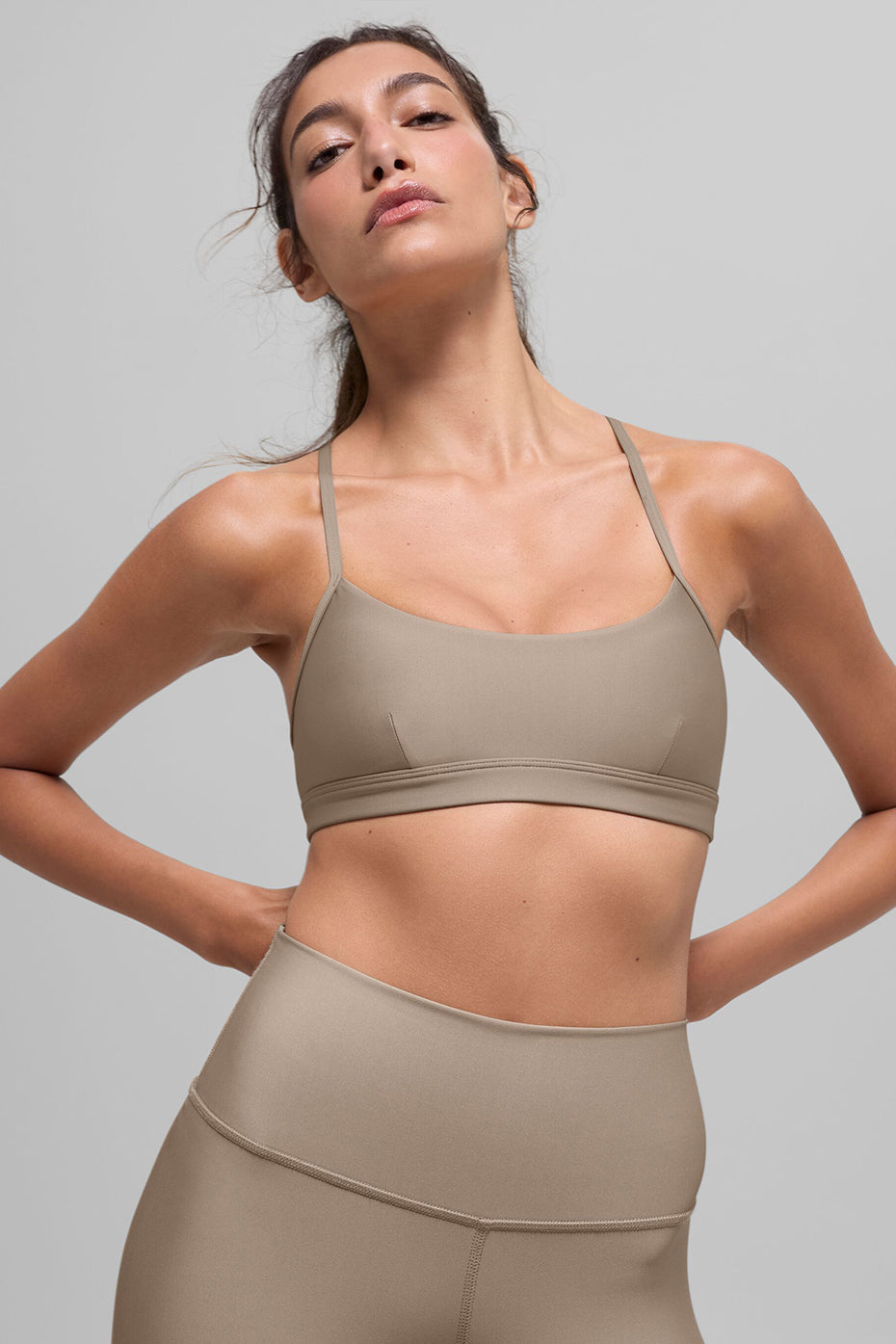 alo Airlift Intrigue Bra - Gravel