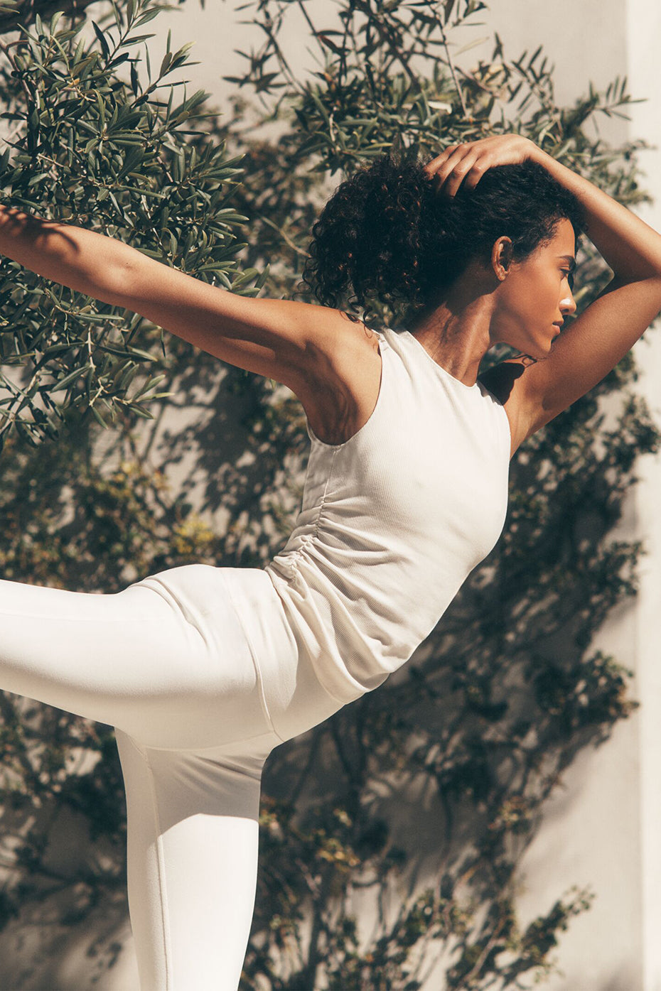 alo Ribbed En Pointe Tank - Ivory