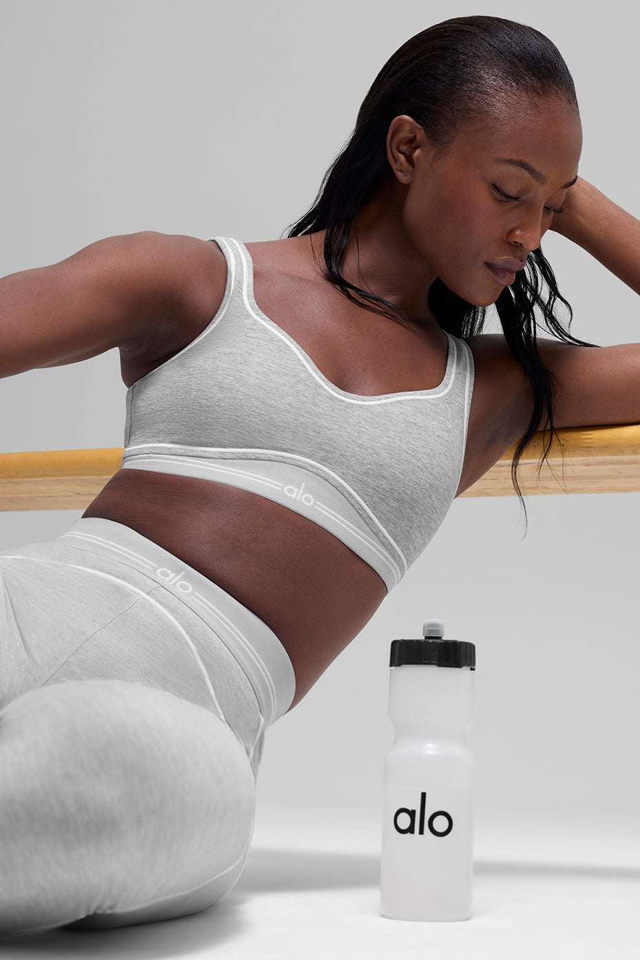 alo Alosoft Heart Throb Bra - Athletic Heather Grey/White