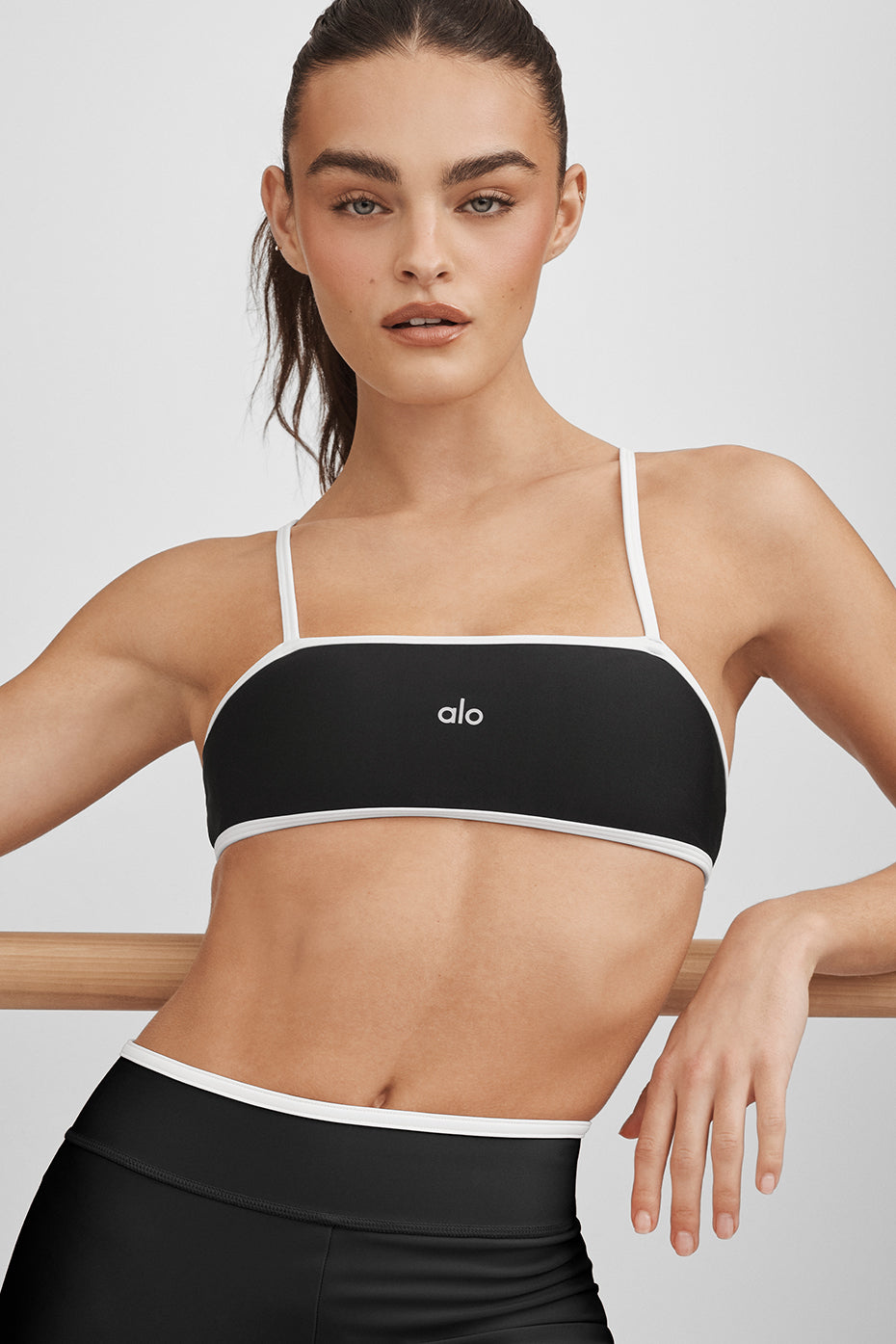 alo Airlift Charger Bra - Black/White