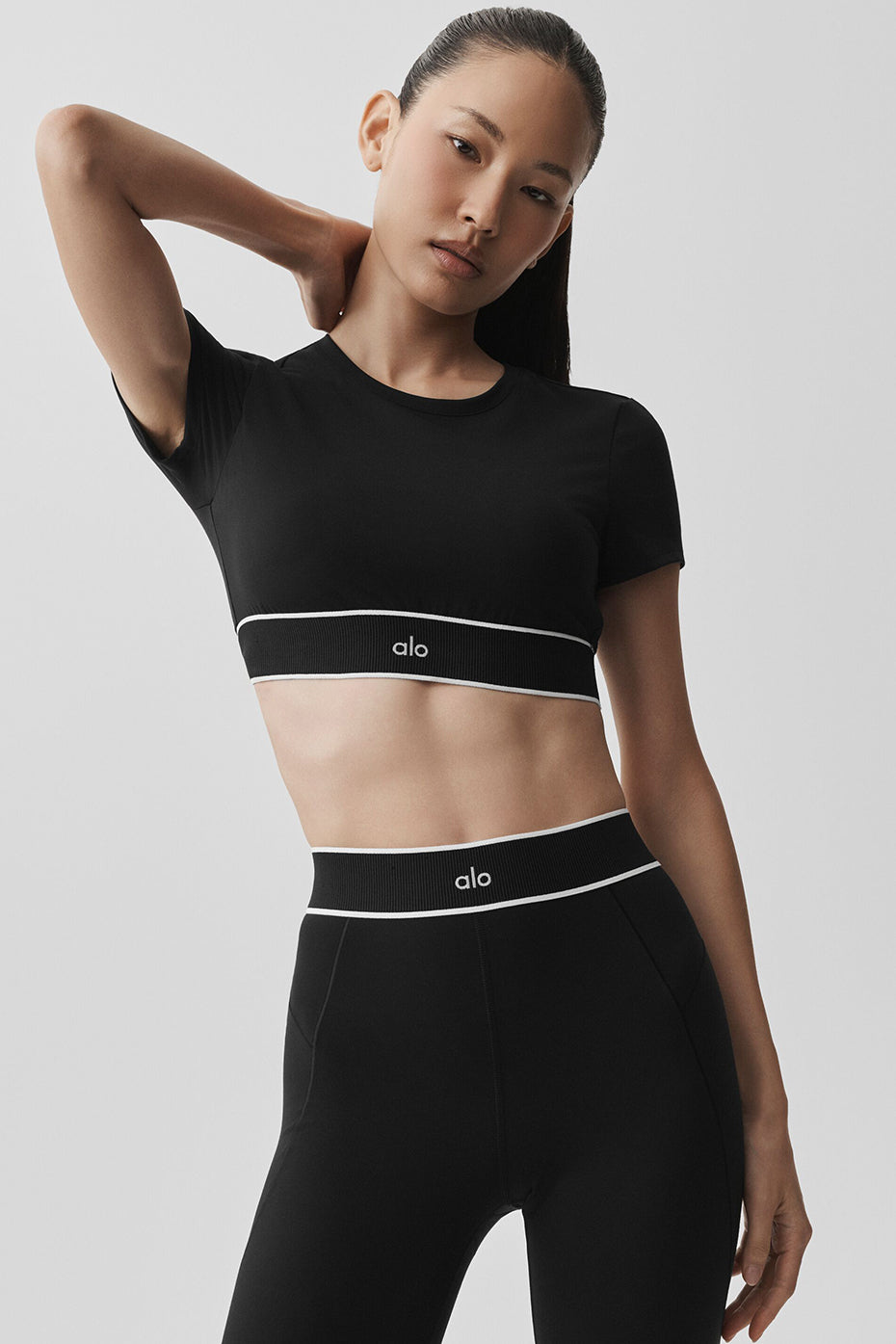 alo ALO Softsculpt Amp It Up Short Sleeve Bra - Black