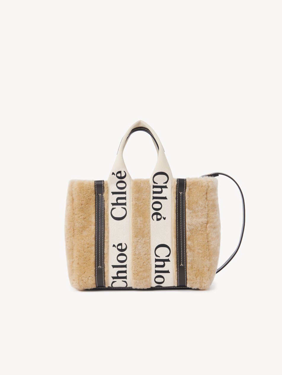 CHLOE Small Woody tote bag in shearling Summery Beige