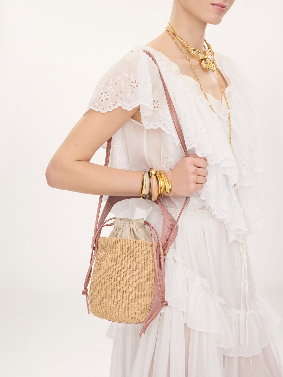 CHLOE Small Woody basket in natural fibers Nougat