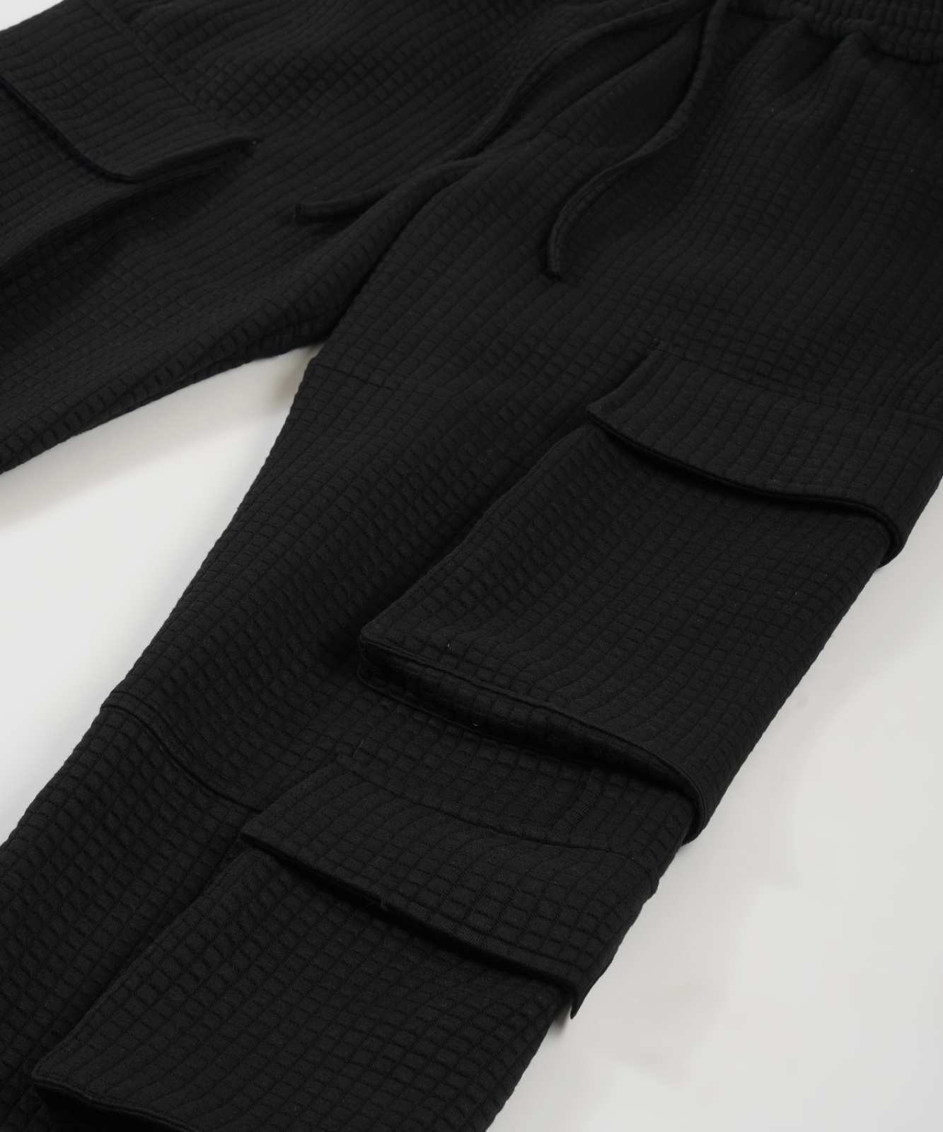 BLACK QUILTED TROUSER