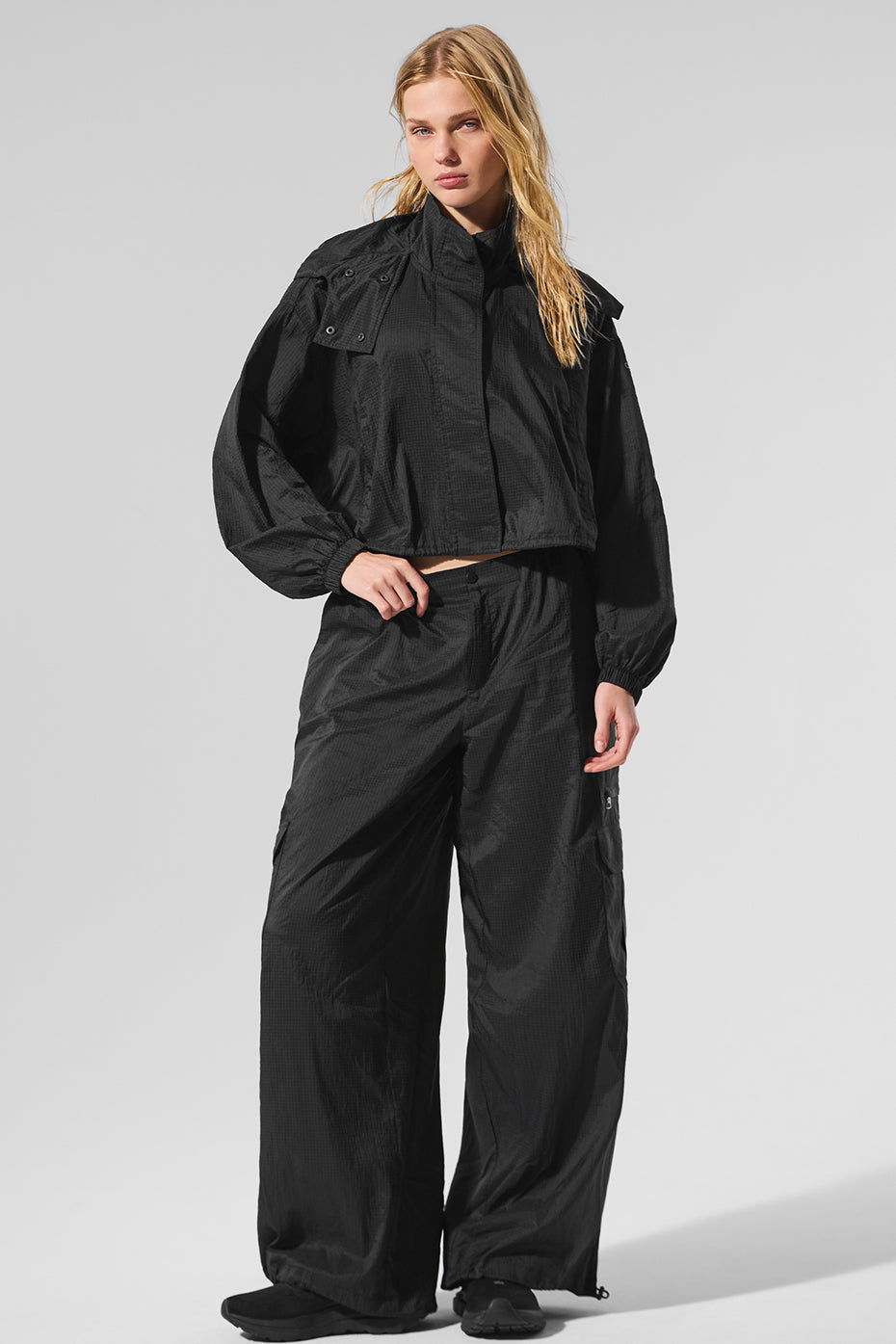 alo Cropped Game Time Full Zip Jacket - Black